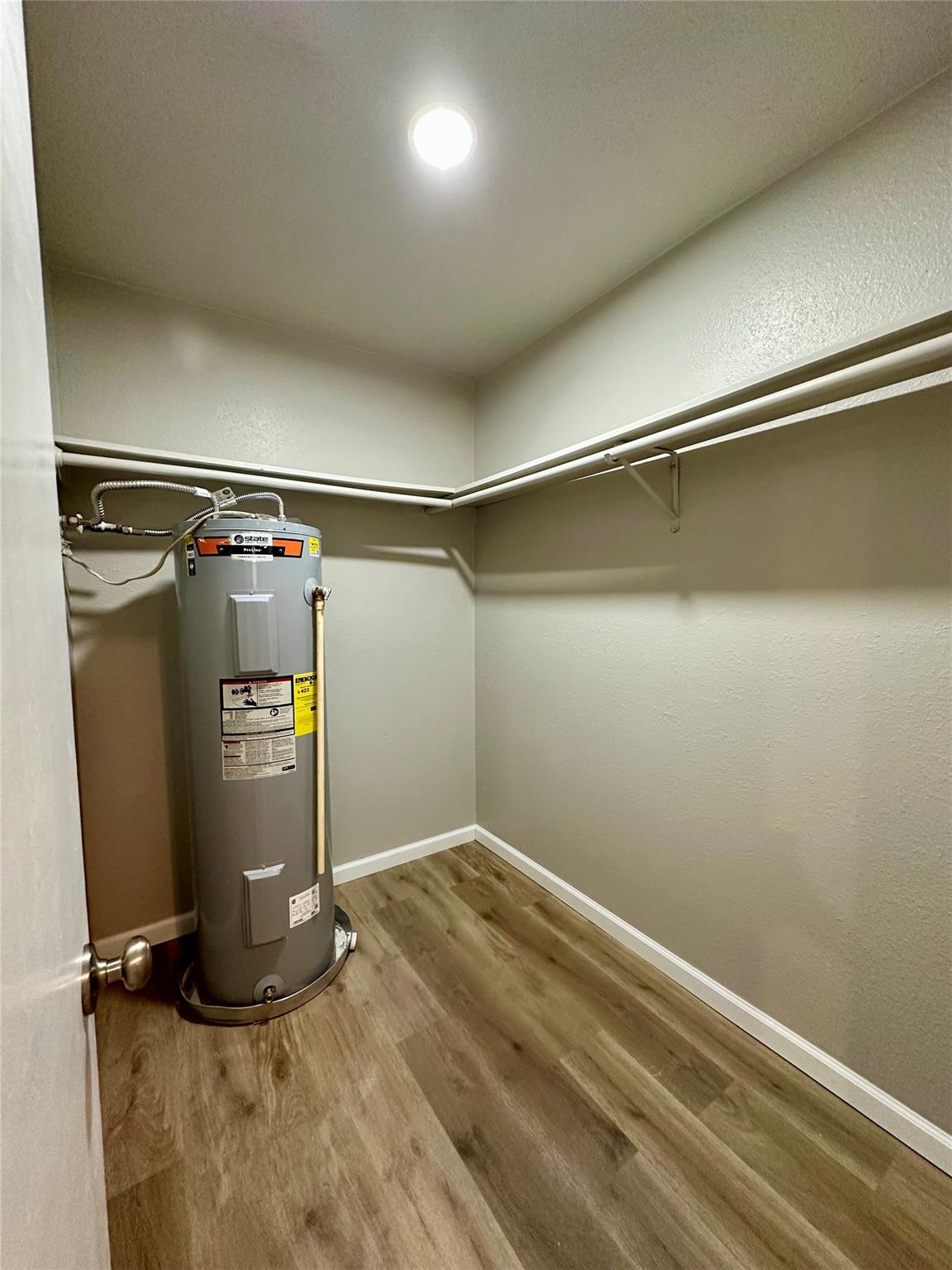 202 Dahlberg Blvd # 10, Taylor, TX 76574