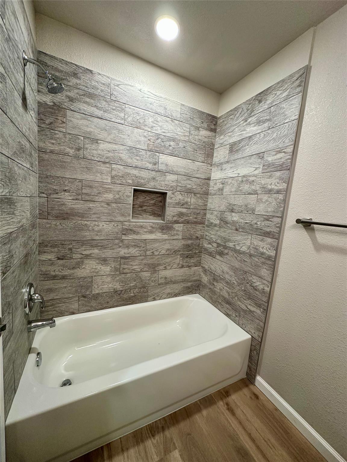 202 Dahlberg Blvd # 10, Taylor, TX 76574