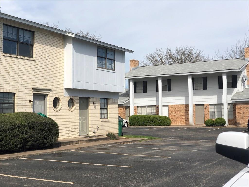 202 Dahlberg Blvd # 8, Taylor, TX 76574
