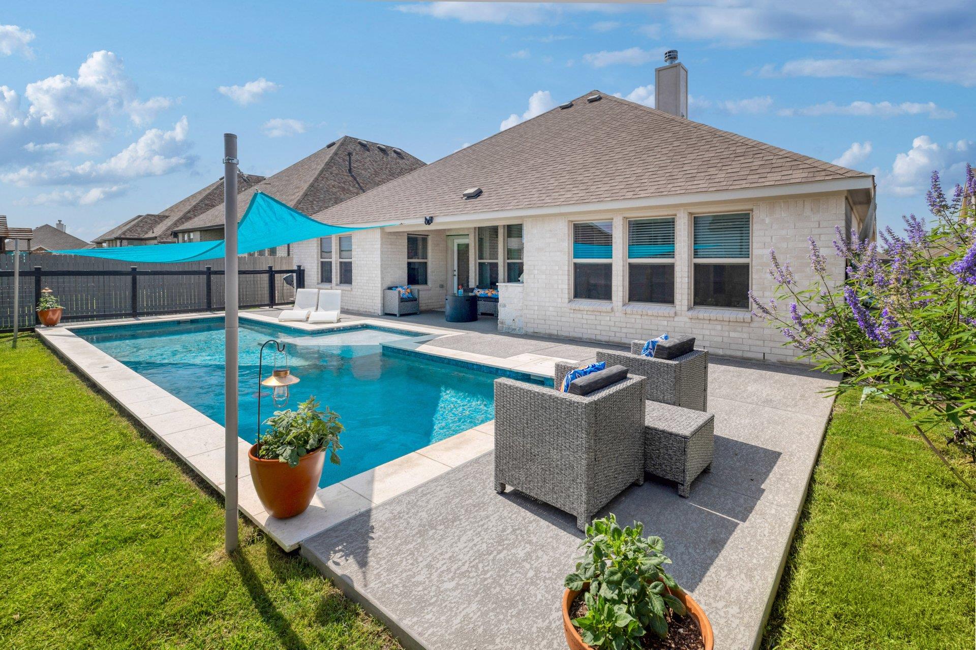 132 Lockhart Dr, Liberty Hill, TX 78642