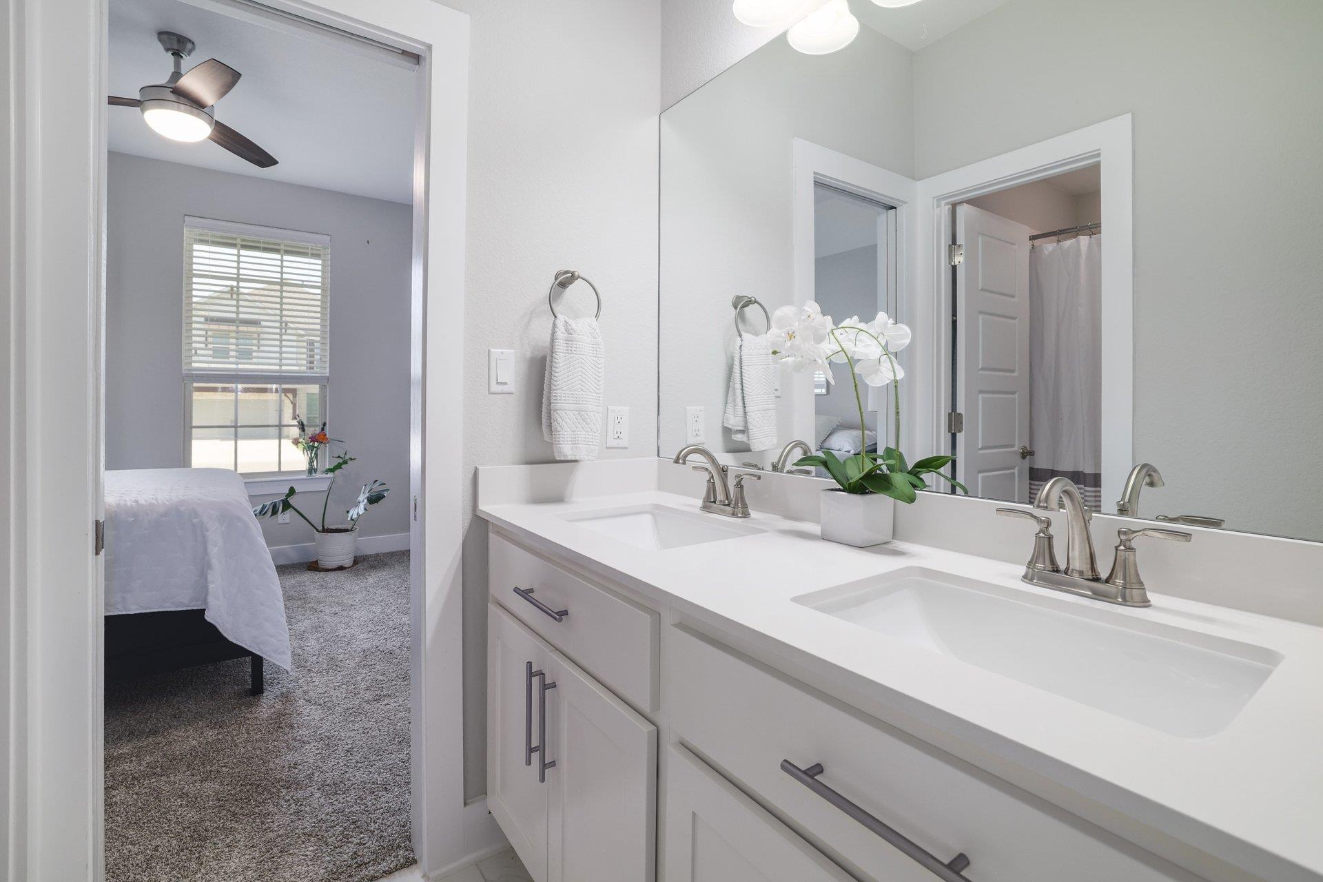 132 Lockhart Dr, Liberty Hill, TX 78642