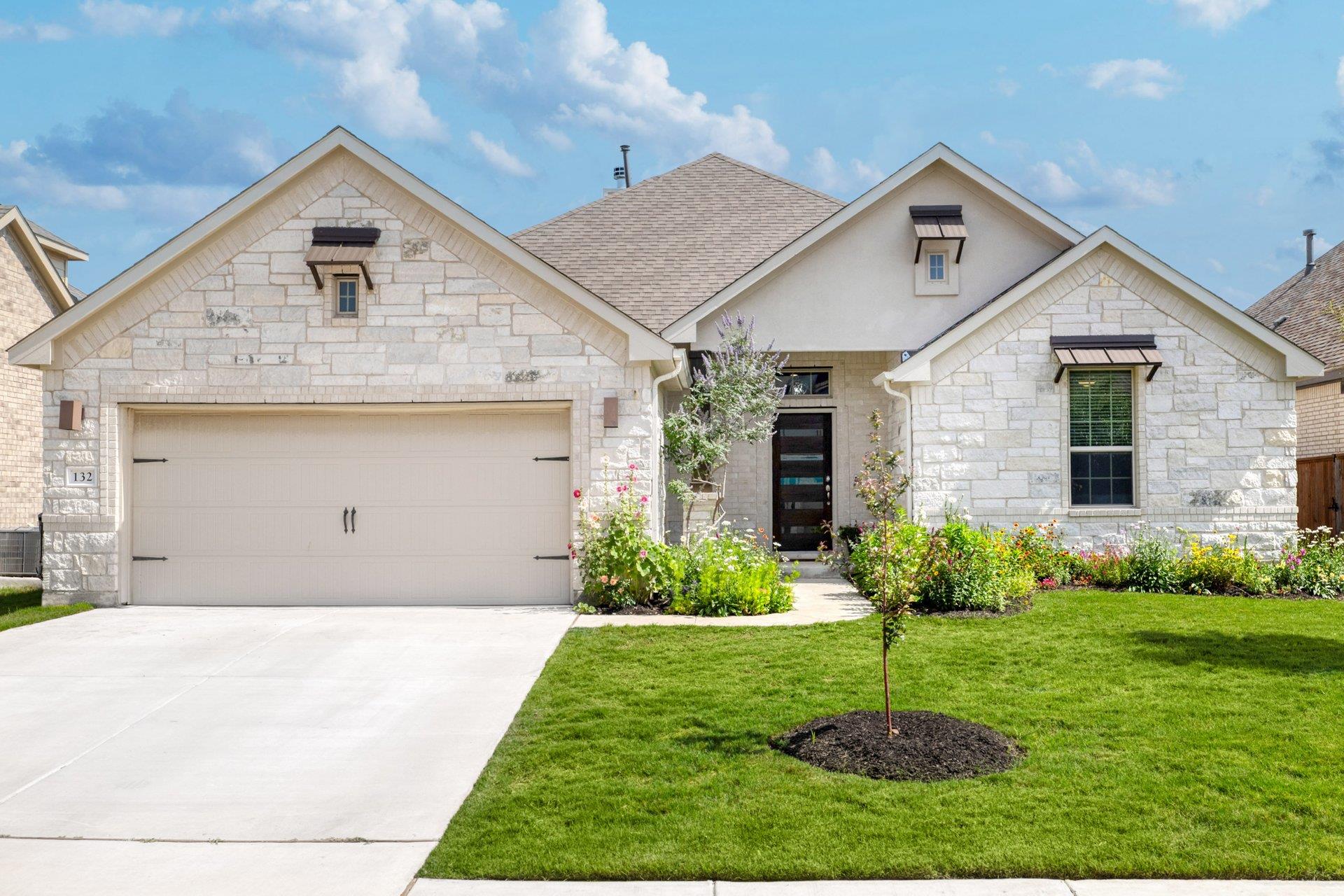 132 Lockhart Dr, Liberty Hill, TX 78642