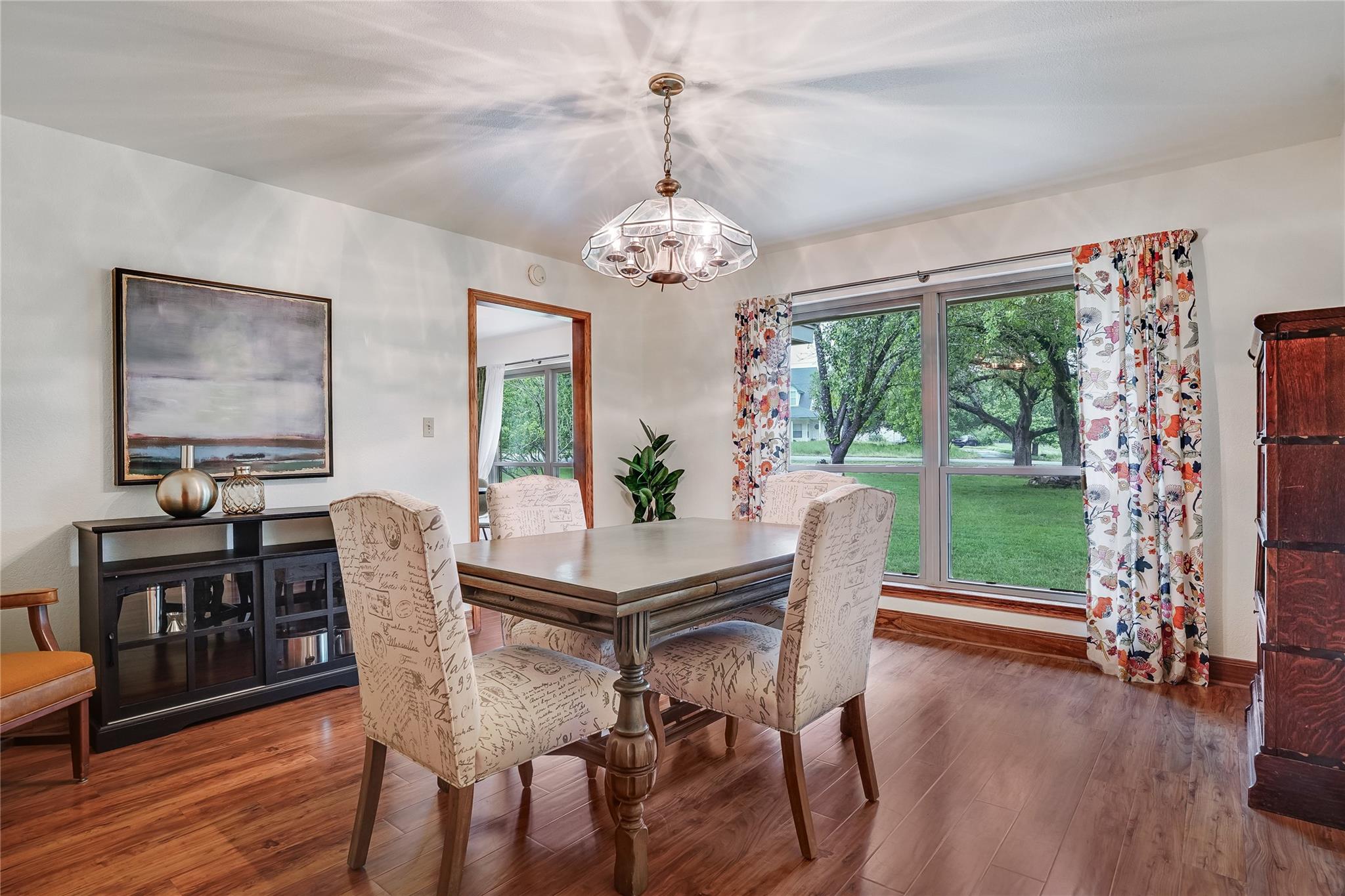 7913 Forest Vw, Austin, TX 78737