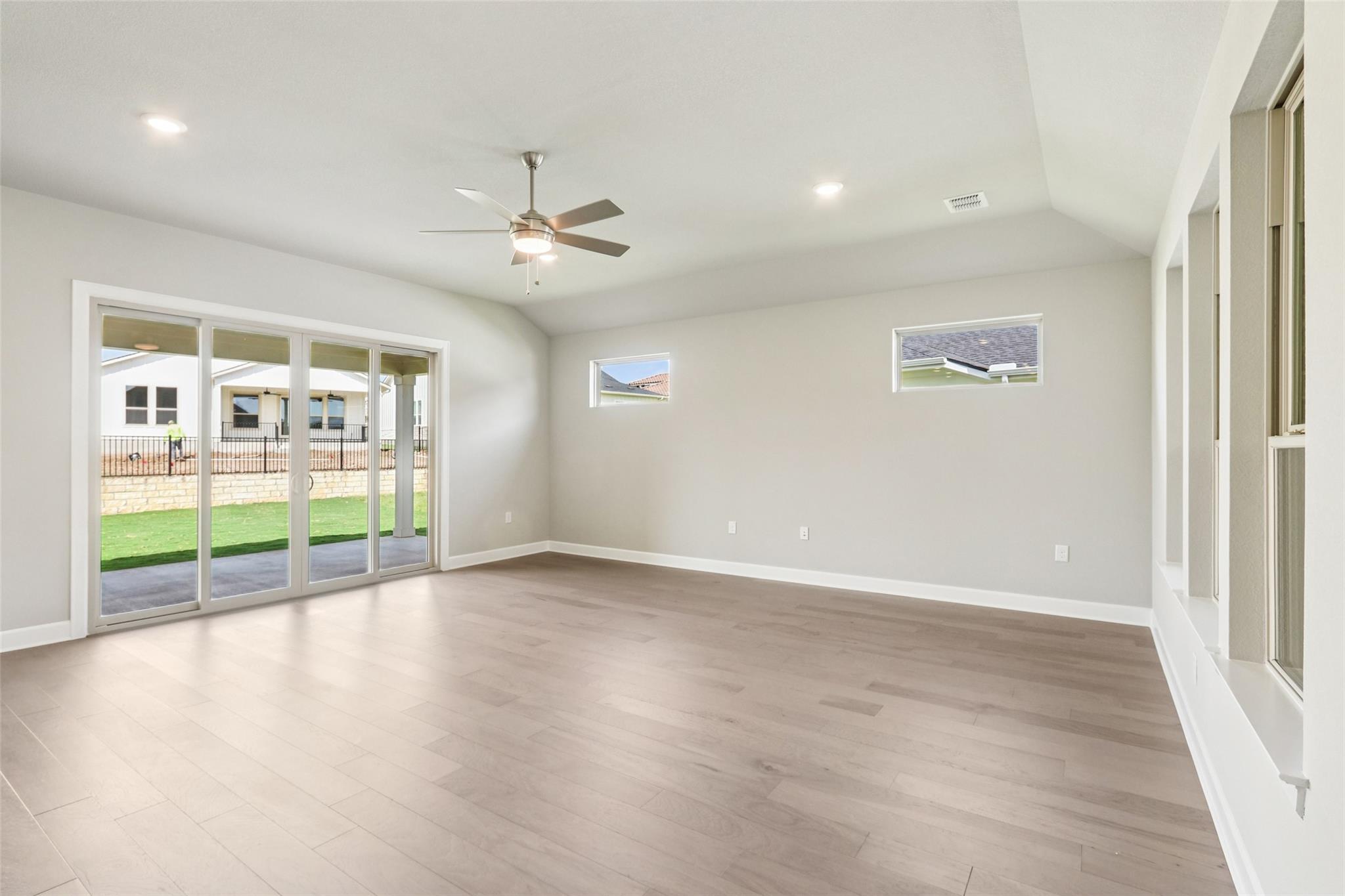 207 Sprinting Peak Dr, San Marcos, TX 78666