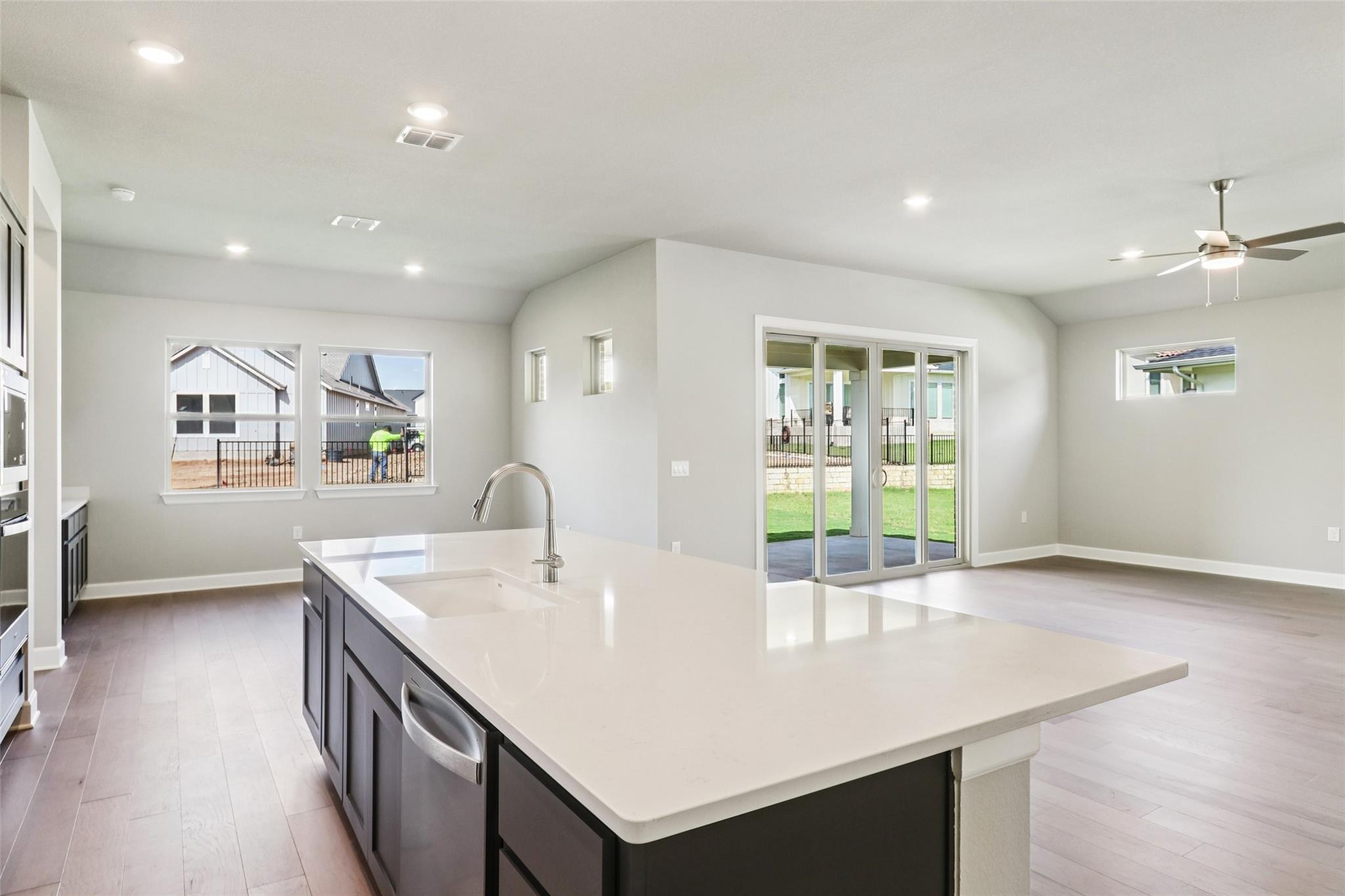 207 Sprinting Peak Dr, San Marcos, TX 78666