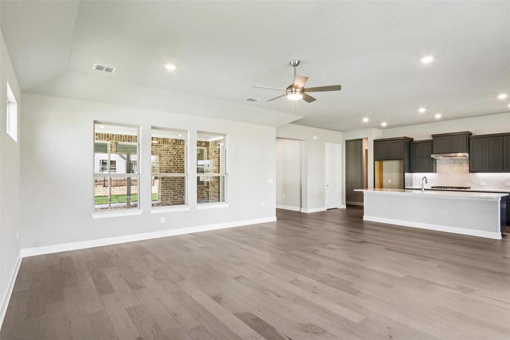 207 Sprinting Peak Dr, San Marcos, TX 78666