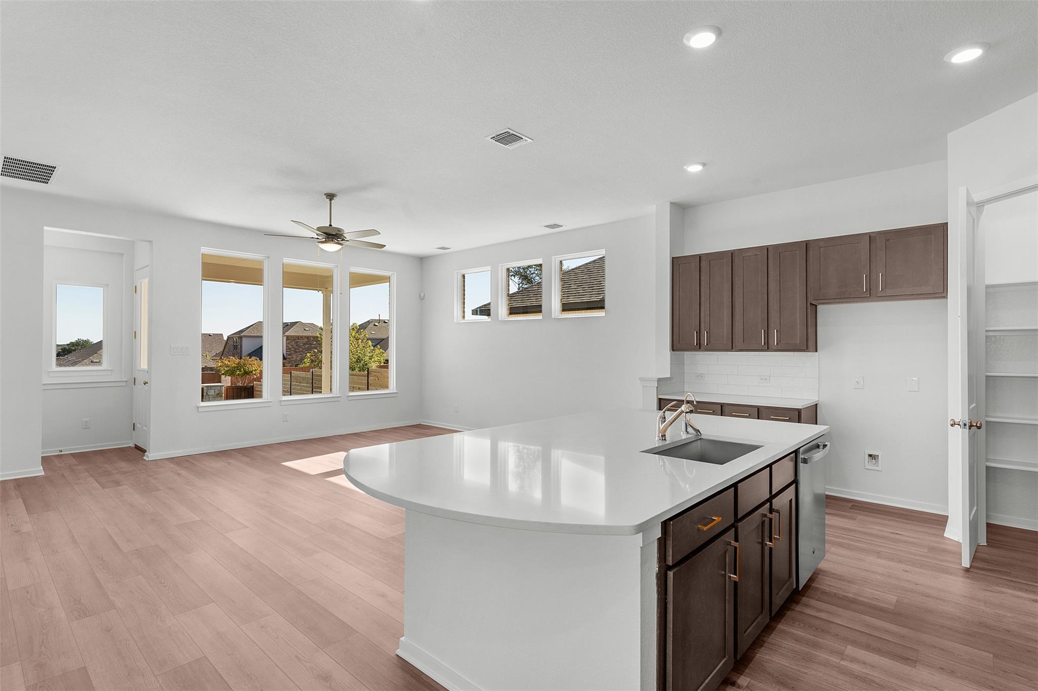 204 Ridgewell Loop, Georgetown, TX 78633