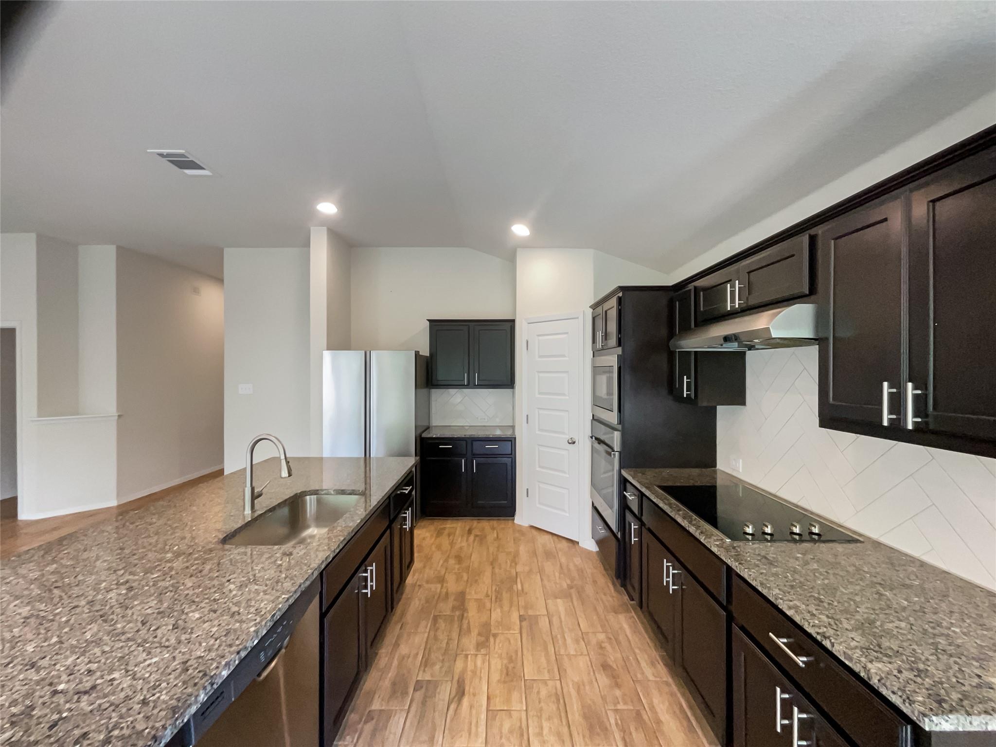 21829 Ticonderoga Ave, Lago Vista, TX 78645