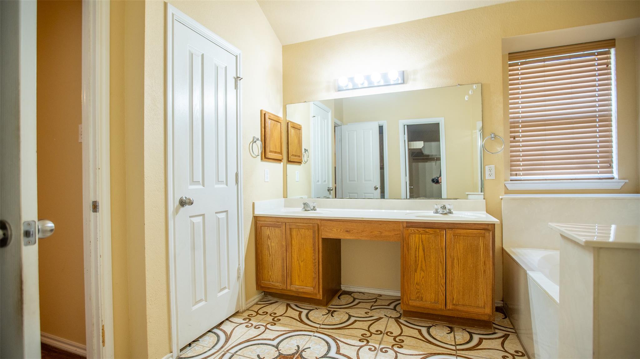 712 Timothy John Dr, Pflugerville, TX 78660