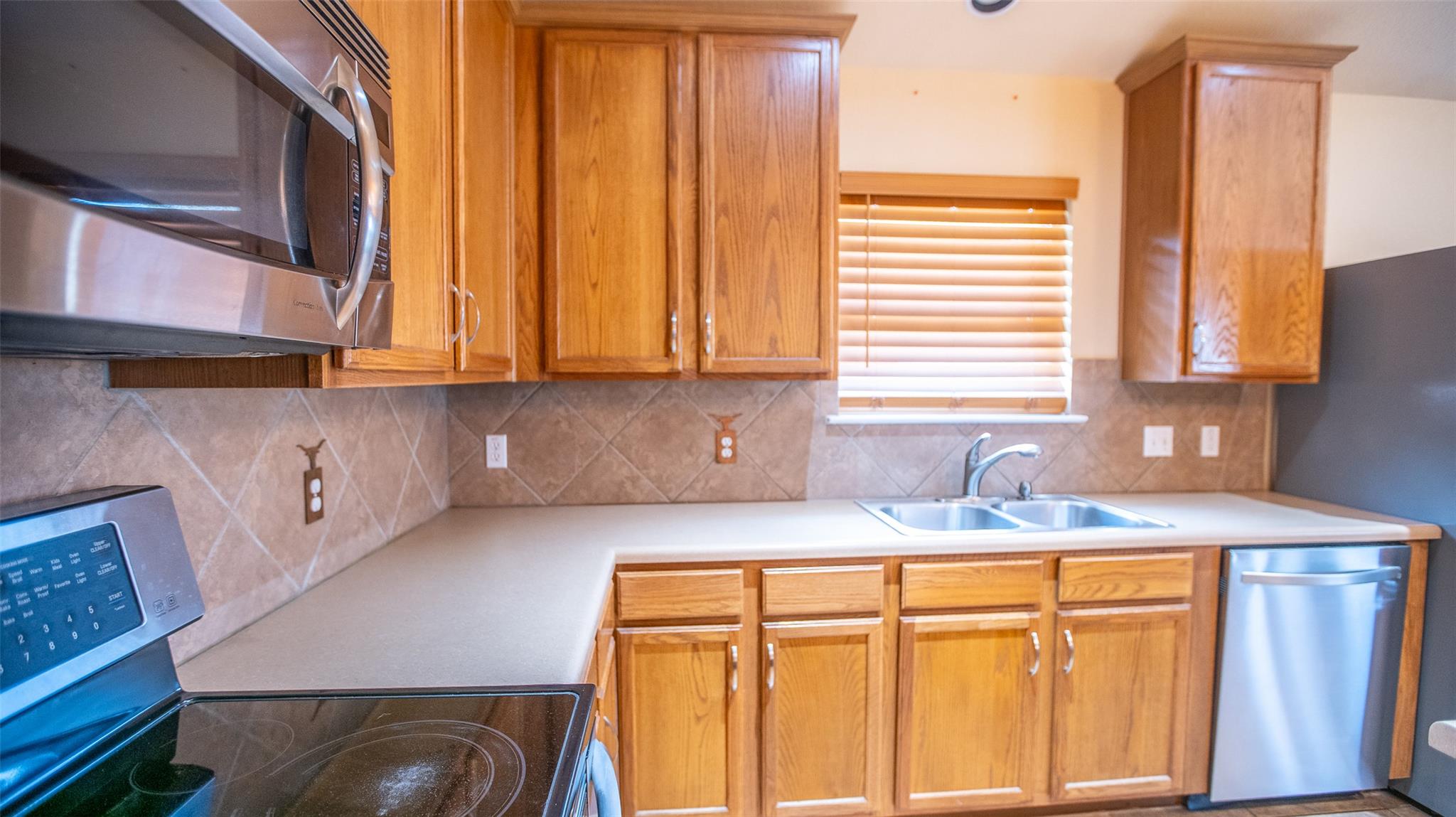 712 Timothy John Dr, Pflugerville, TX 78660