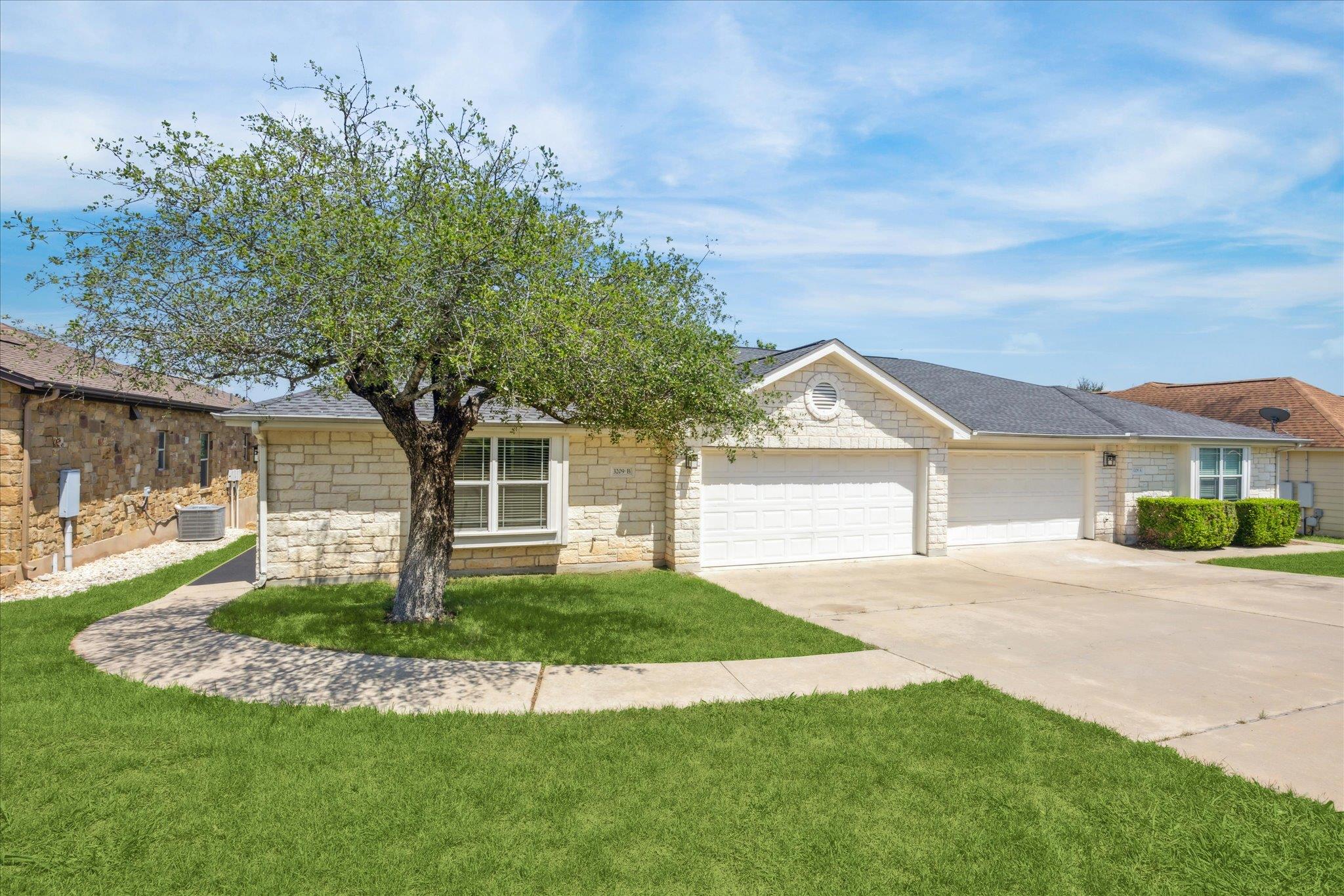 3209 Mac Arthur Ave # B, Lago Vista, TX 78645