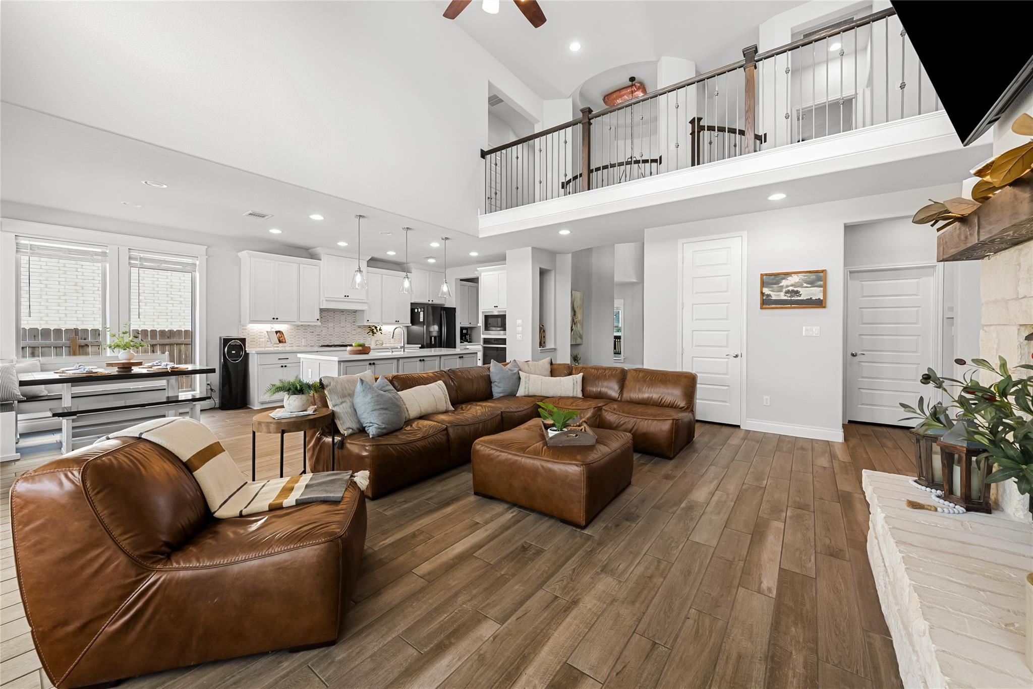 837 Heartleaf Dr, Leander, TX 78641