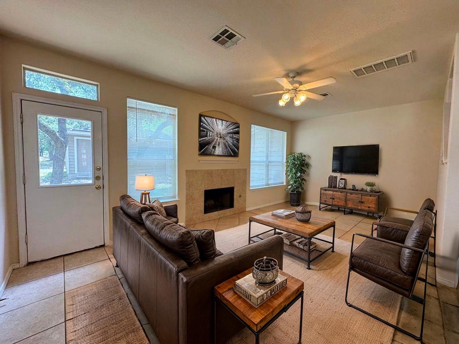251 Utterback # A, Kyle, TX 78640