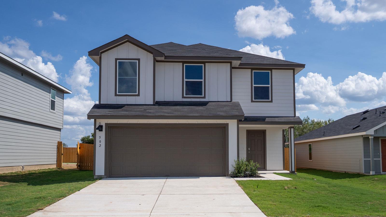 502 WILD GOOSE Dr, Luling, TX 78648