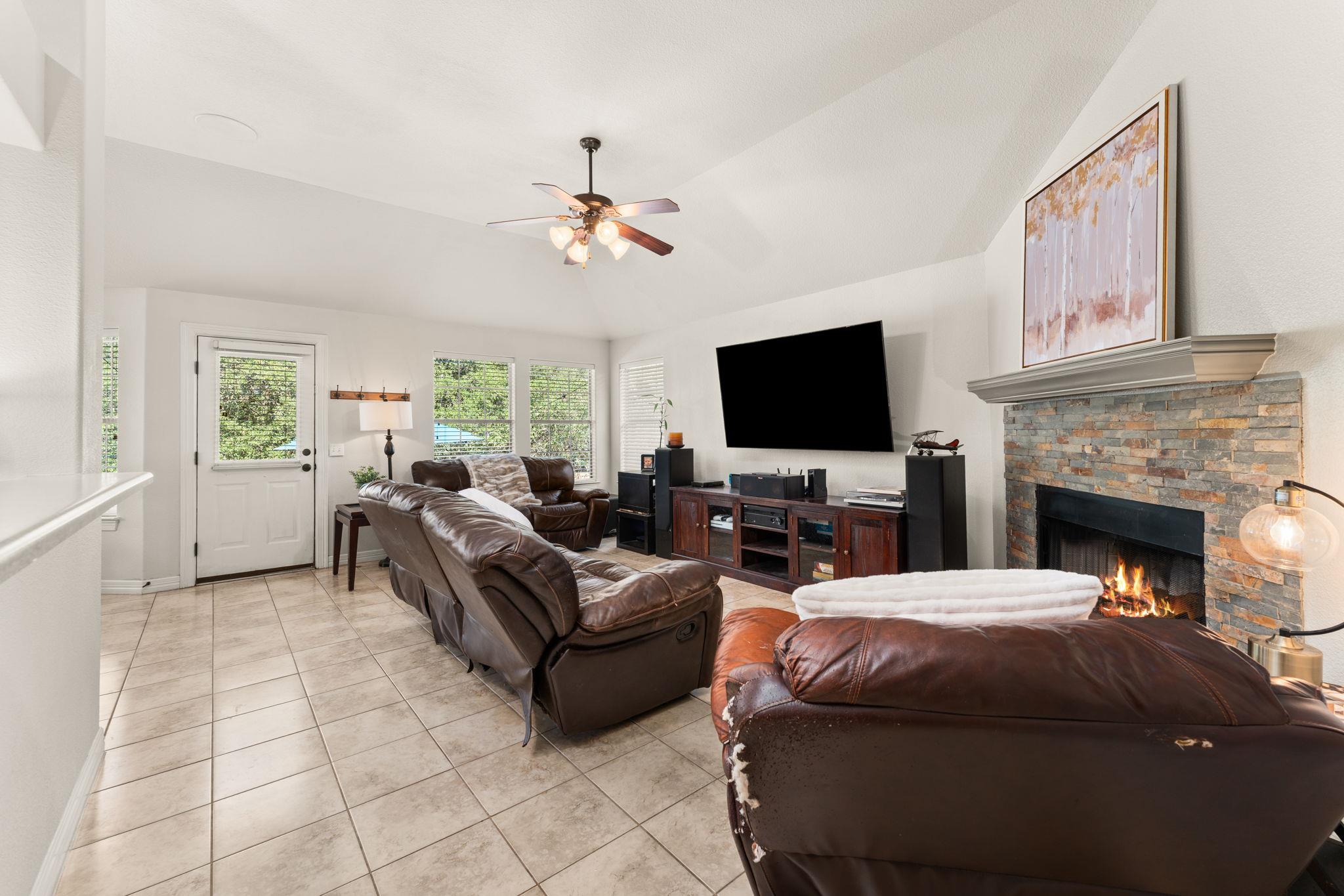 202 Dunkeld Dr, Spicewood, TX 78669