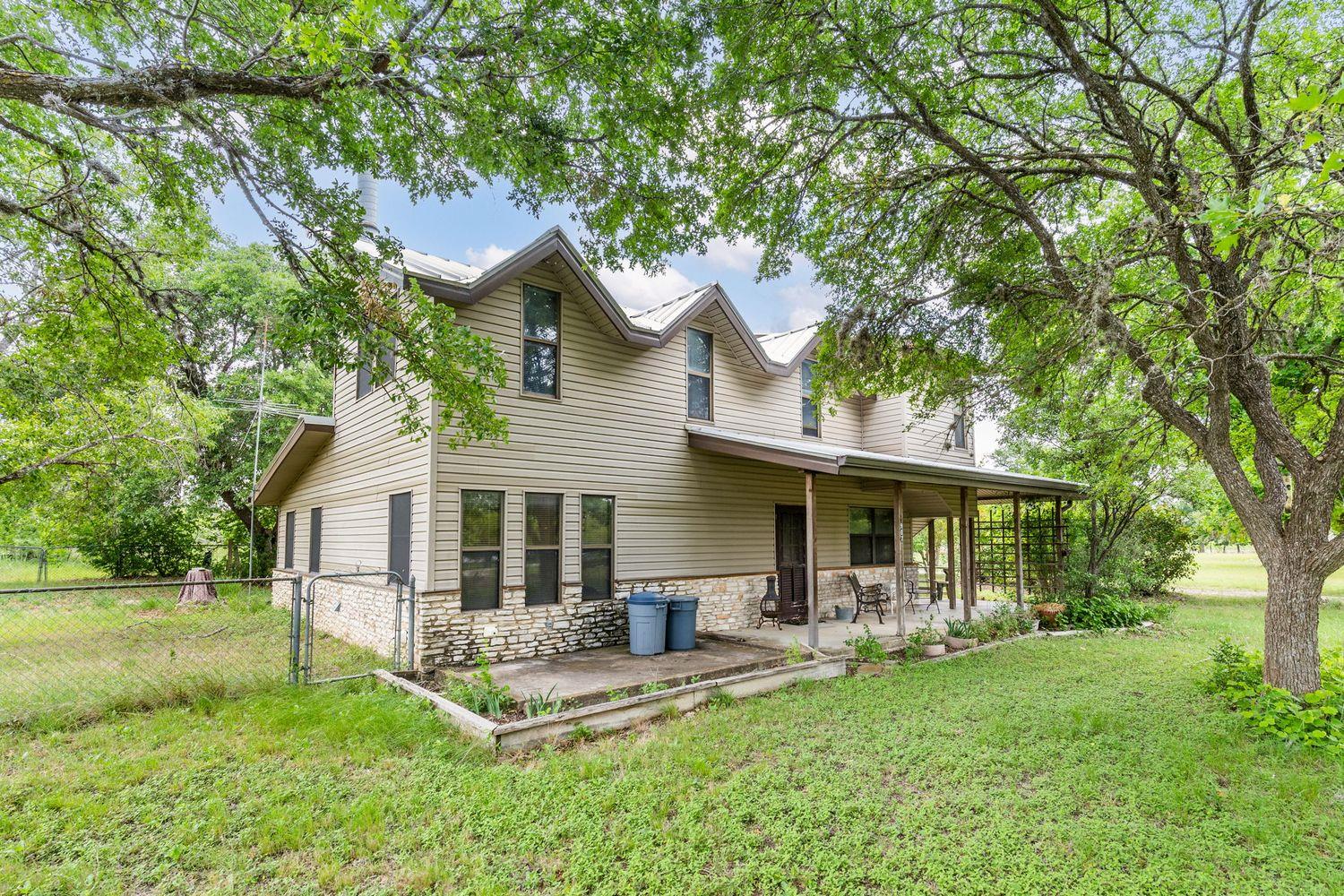 907 Horace Howard Dr, San Marcos, TX 78666