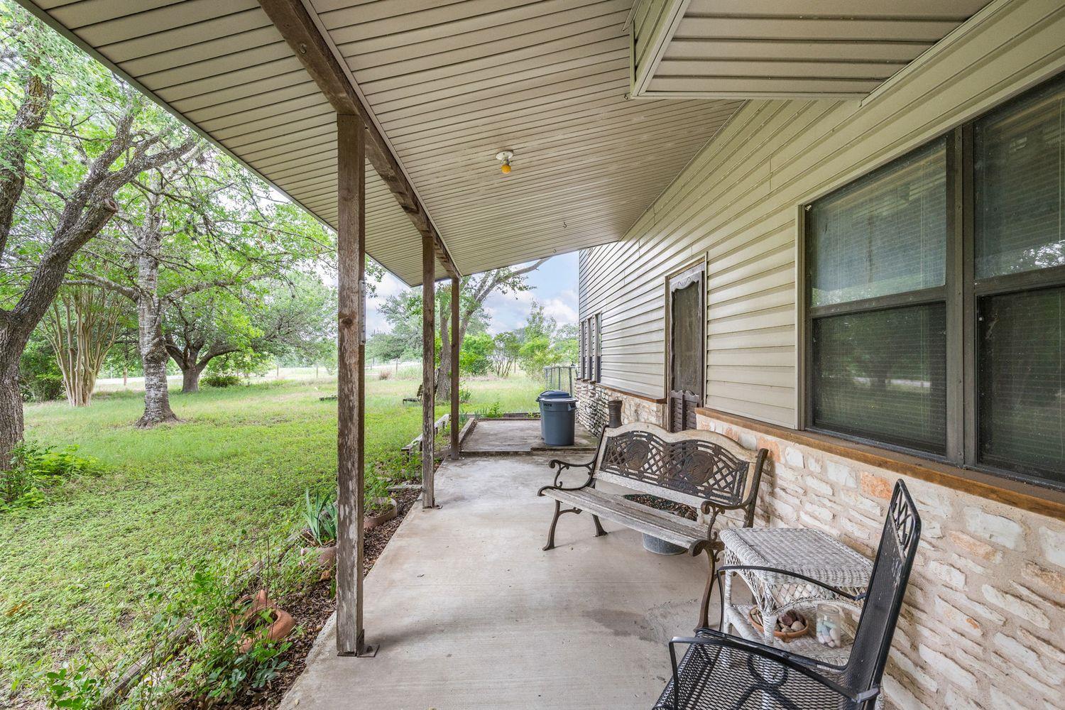 907 Horace Howard Dr, San Marcos, TX 78666