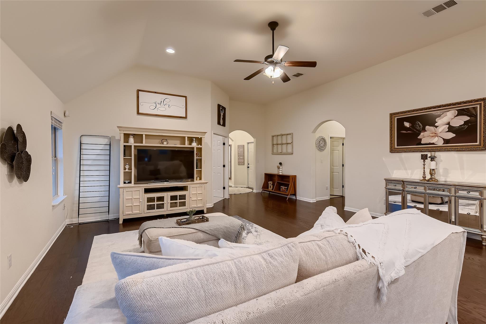 13417 Larrys Ln, Manchaca, TX 78652