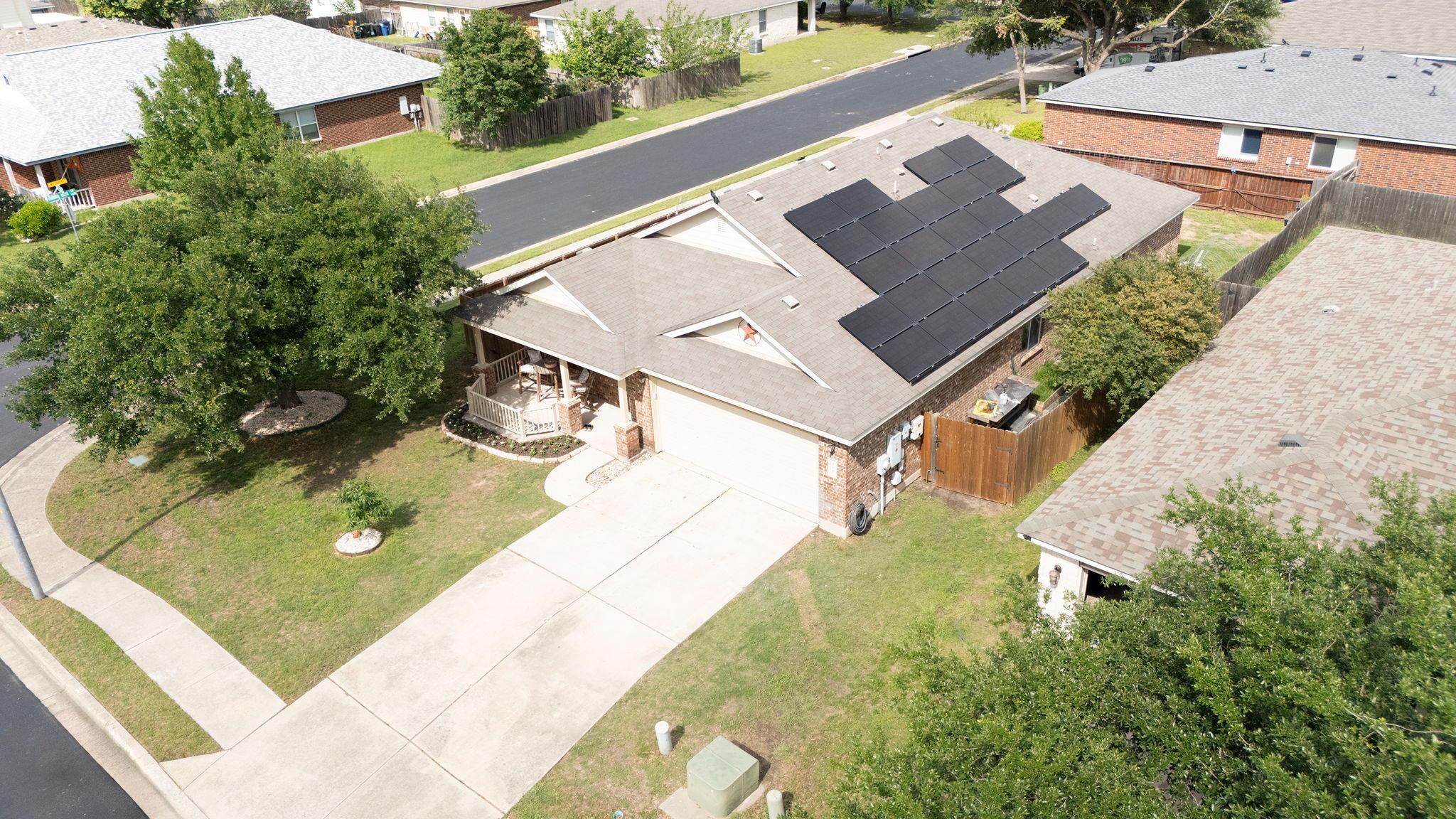 106 Lucky Clover Ln, Hutto, TX 78634