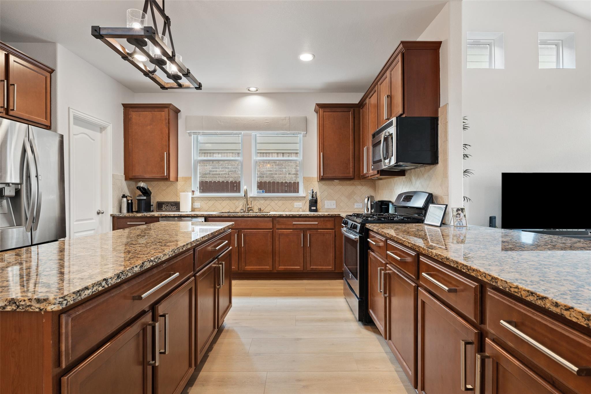 245 Peggy Dr, Liberty Hill, TX 78642
