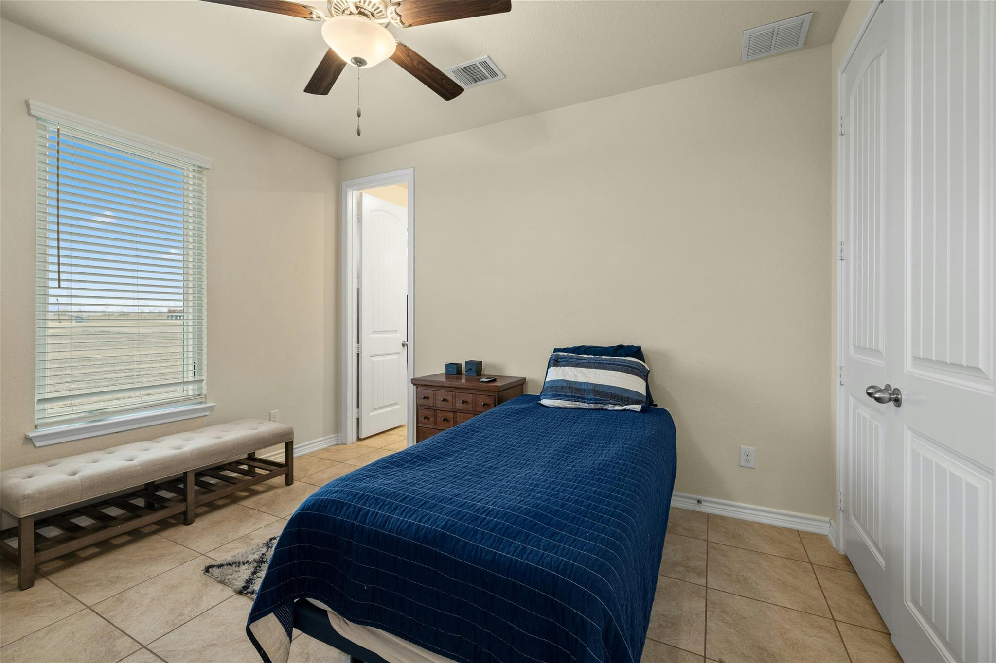 1800 County Road 305, Jarrell, TX 76537