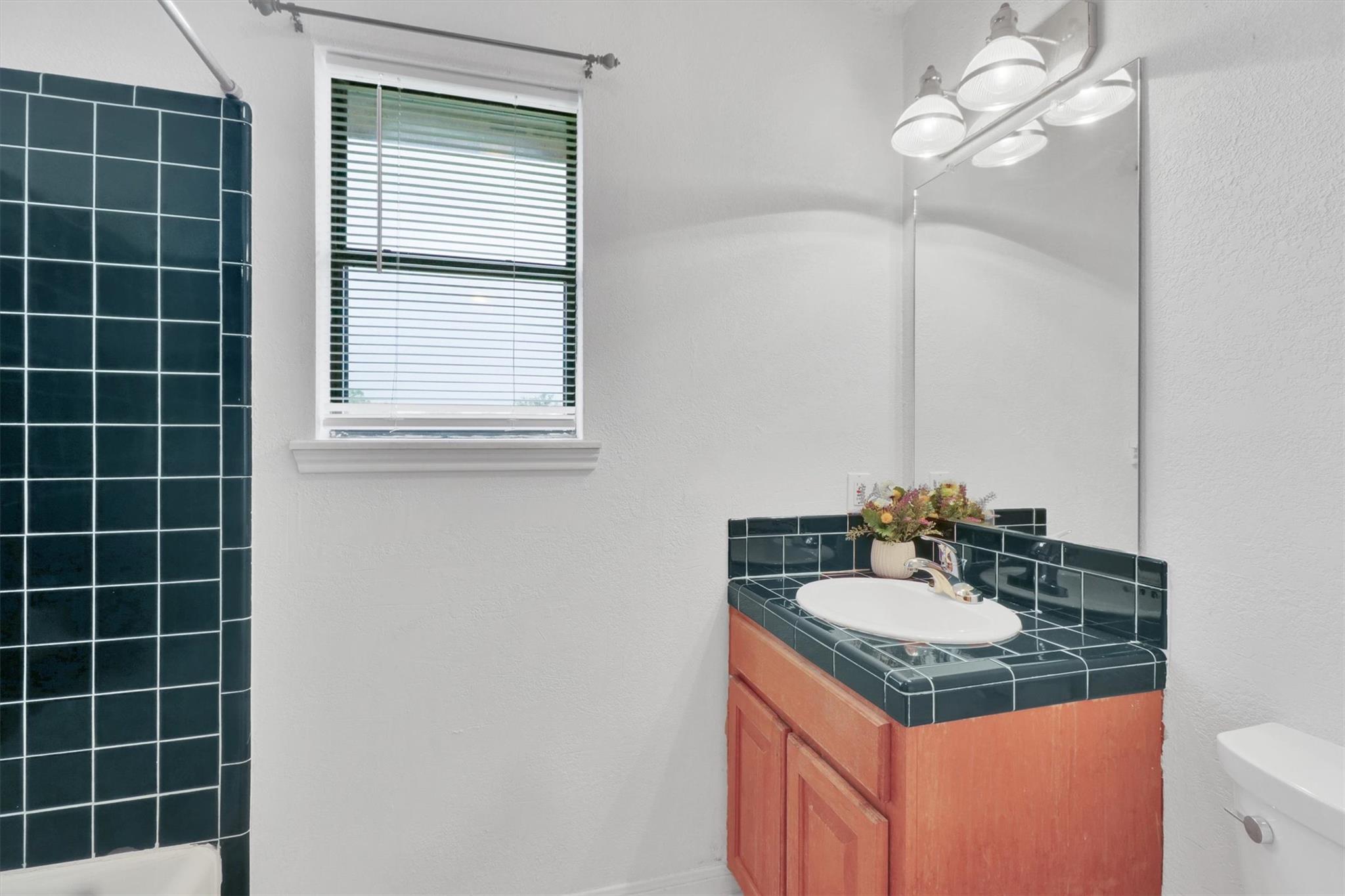 847 Highway 95 S, Smithville, TX 78957