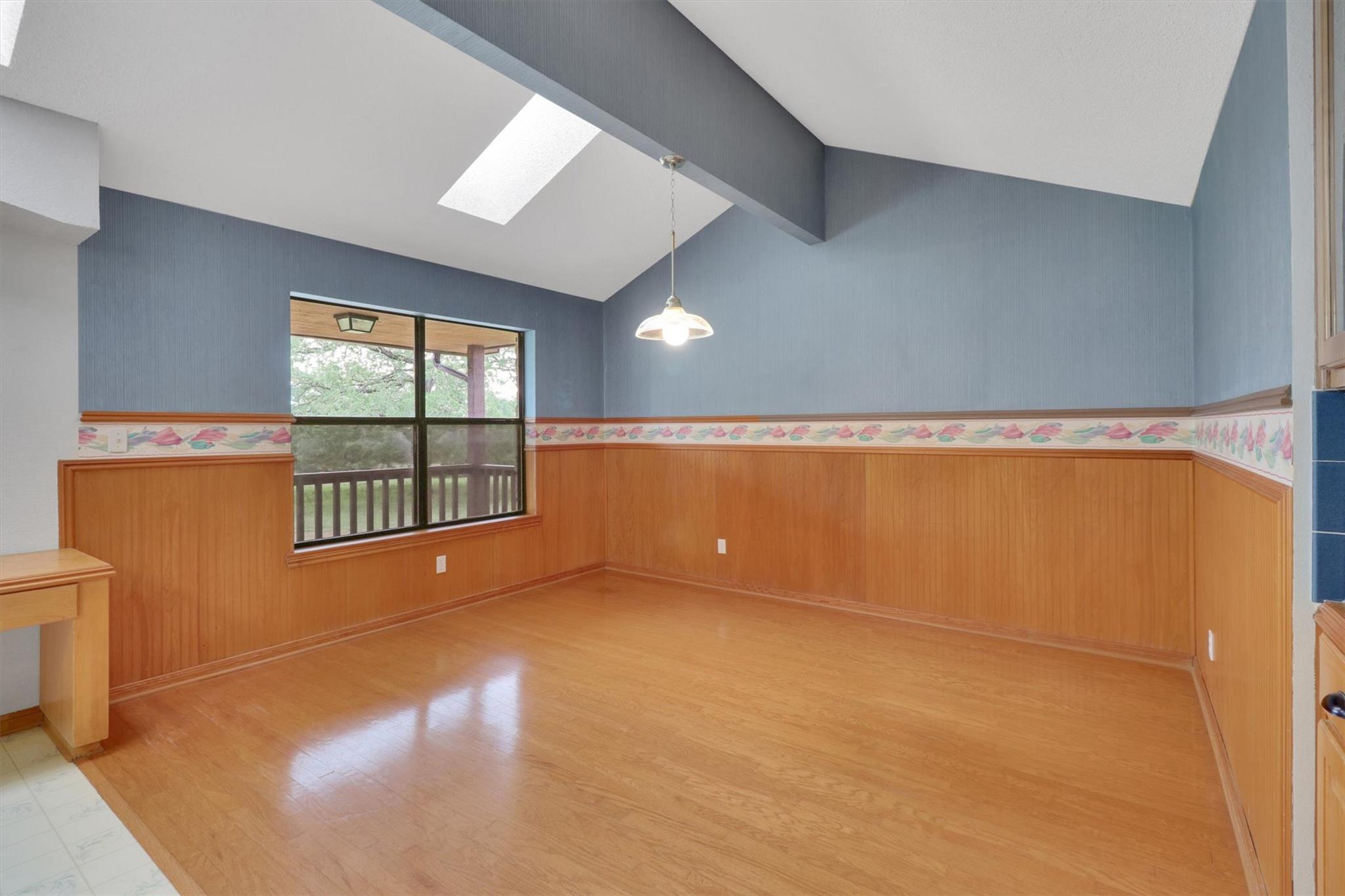 847 Highway 95 S, Smithville, TX 78957