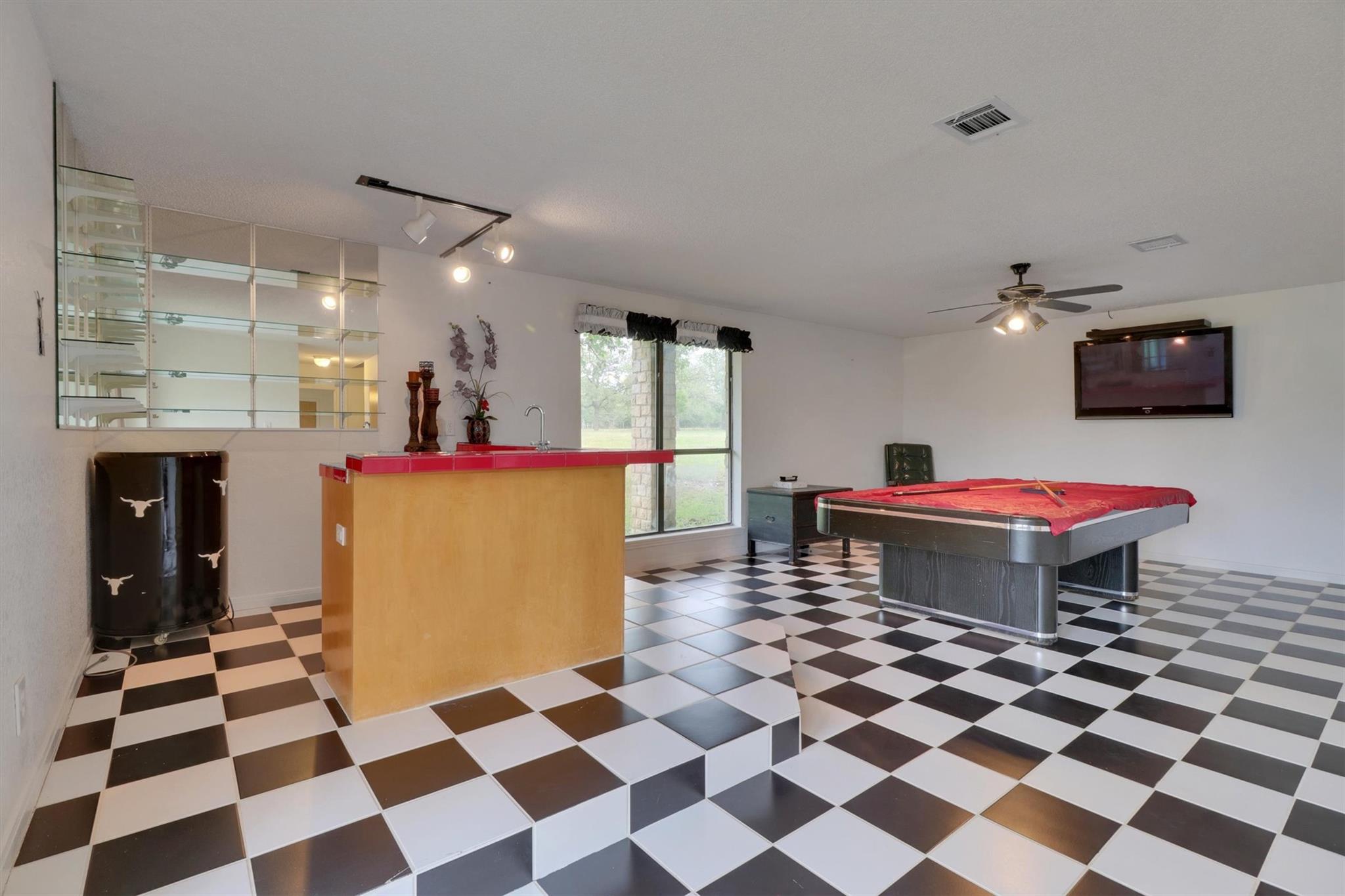 847 Highway 95 S, Smithville, TX 78957