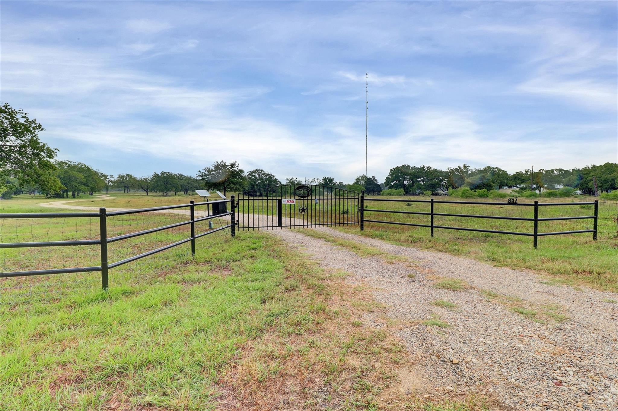 847 Highway 95 S, Smithville, TX 78957