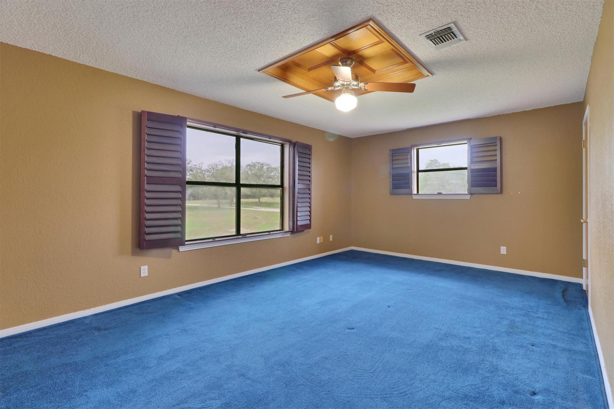 847 Highway 95 S, Smithville, TX 78957