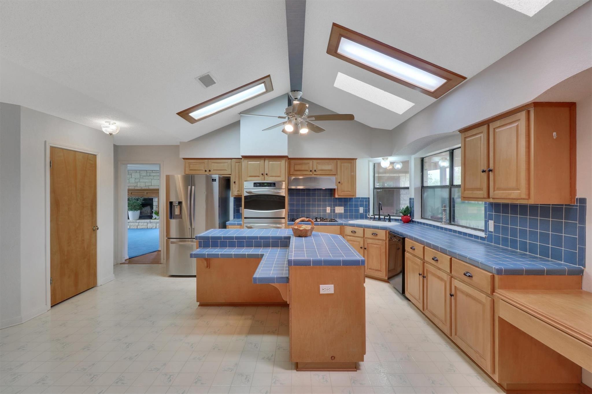 847 Highway 95 S, Smithville, TX 78957