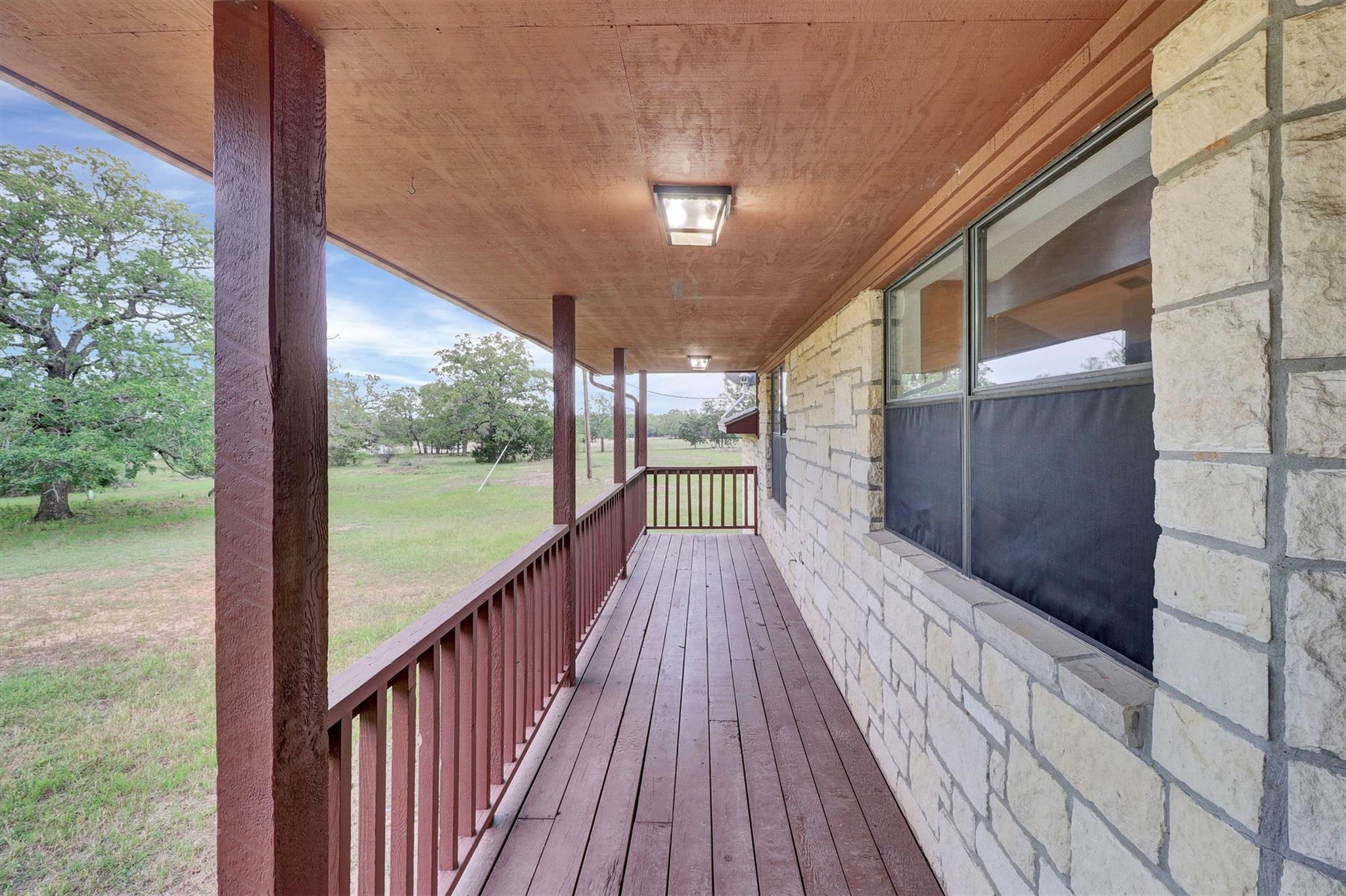 847 Highway 95 S, Smithville, TX 78957
