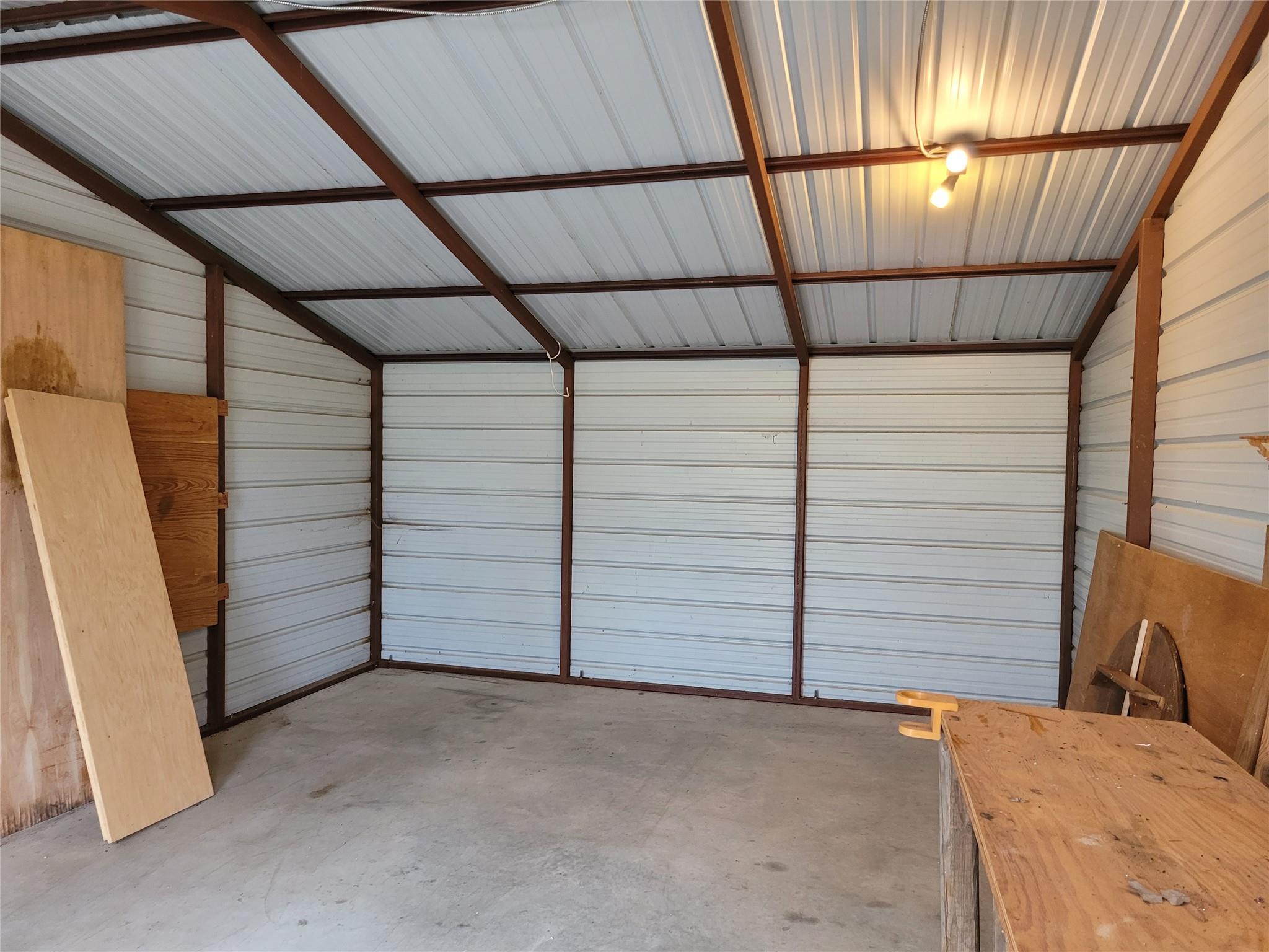 847 Highway 95 S, Smithville, TX 78957