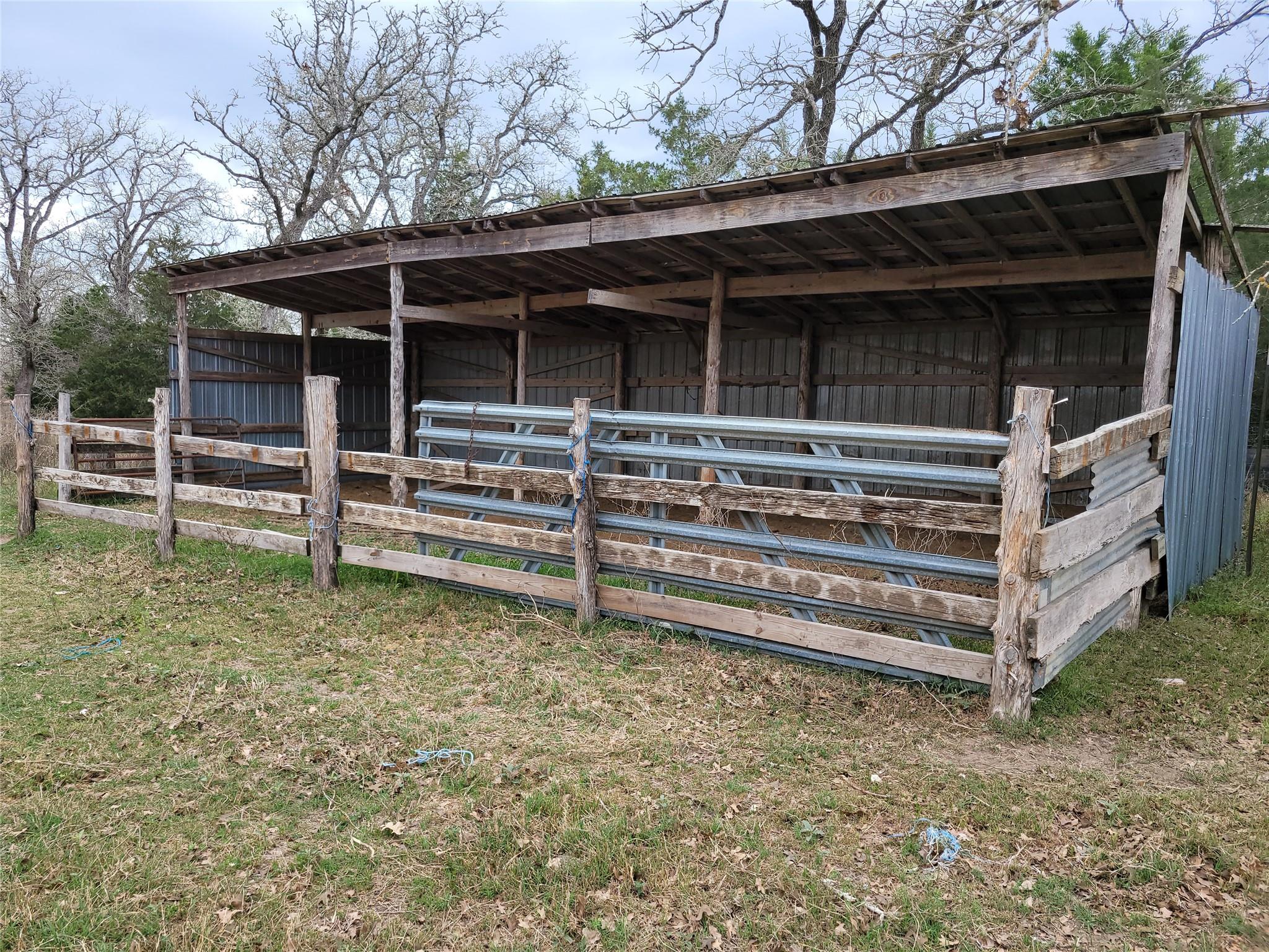 847 Highway 95 S, Smithville, TX 78957
