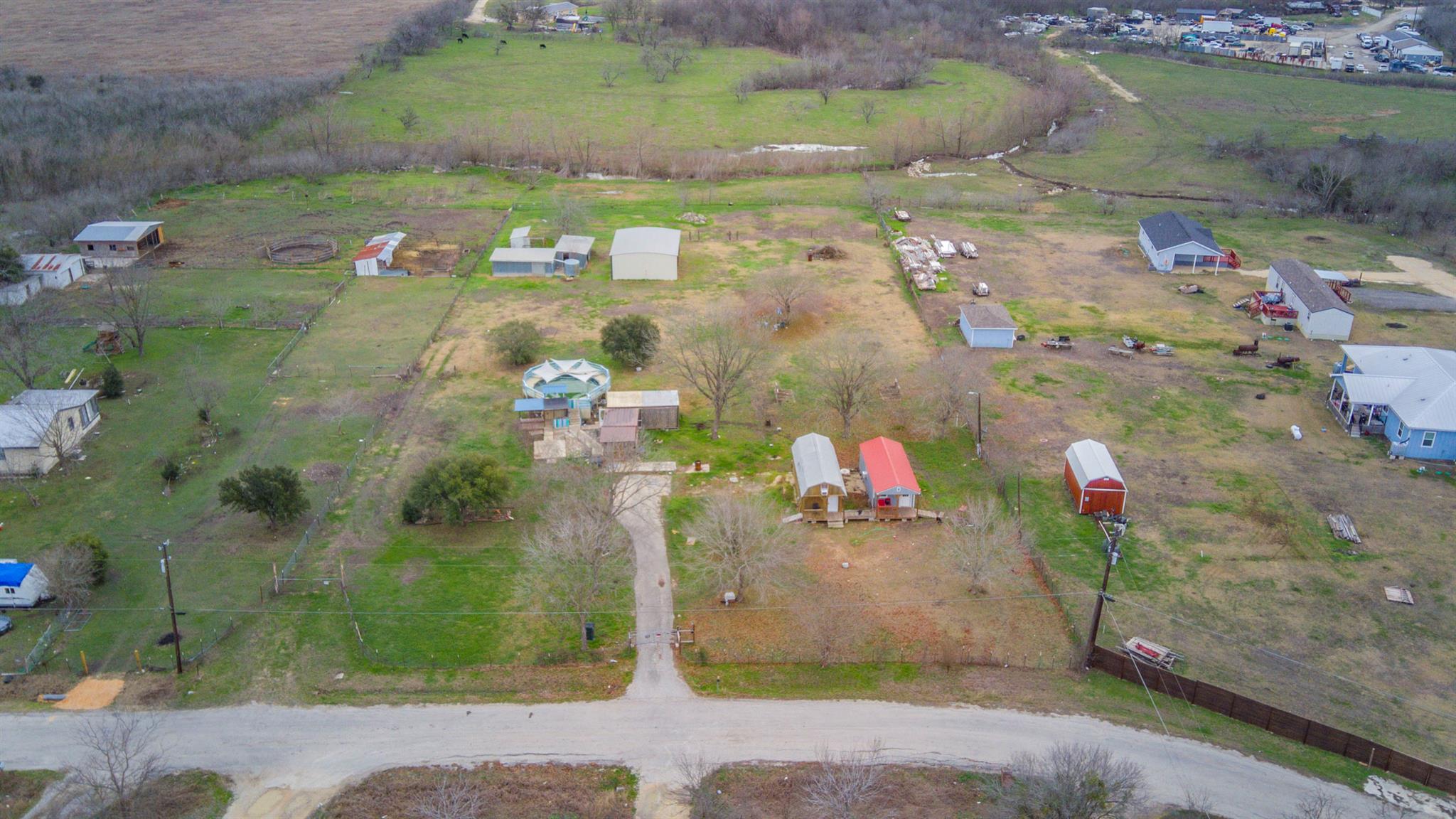 811 Dickerson Rd, Kyle, TX 78640