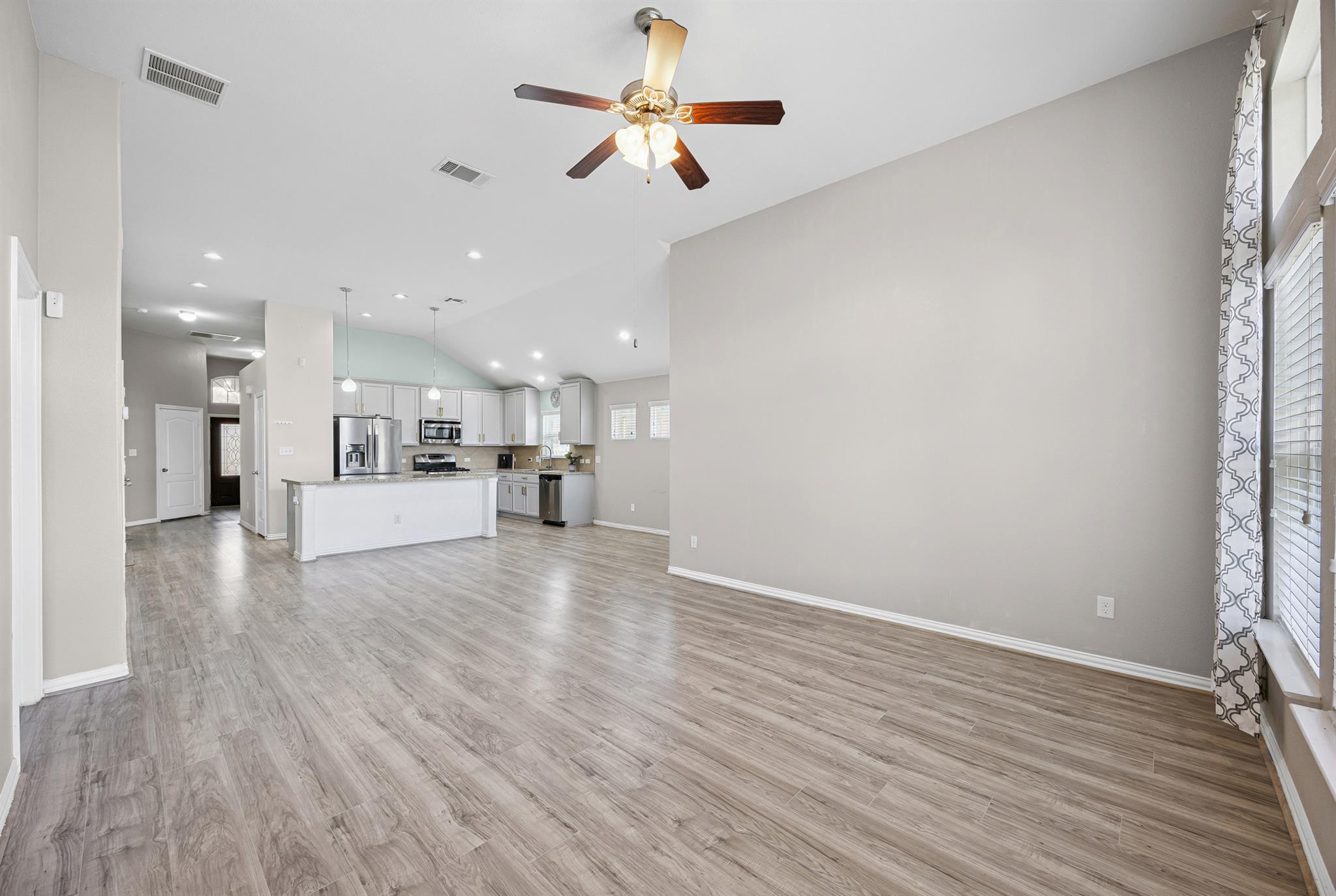 549 Pond View Pass, Buda, TX 78610