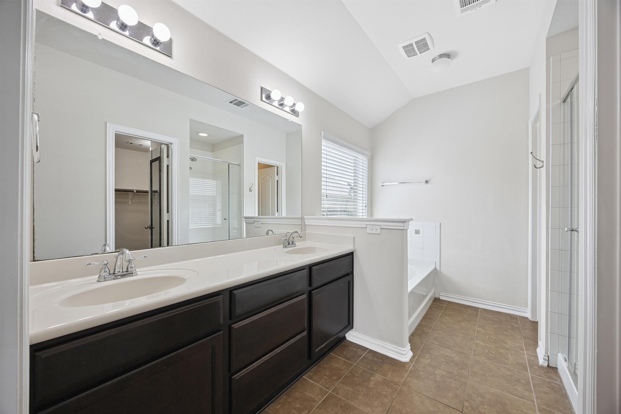 549 Pond View Pass, Buda, TX 78610