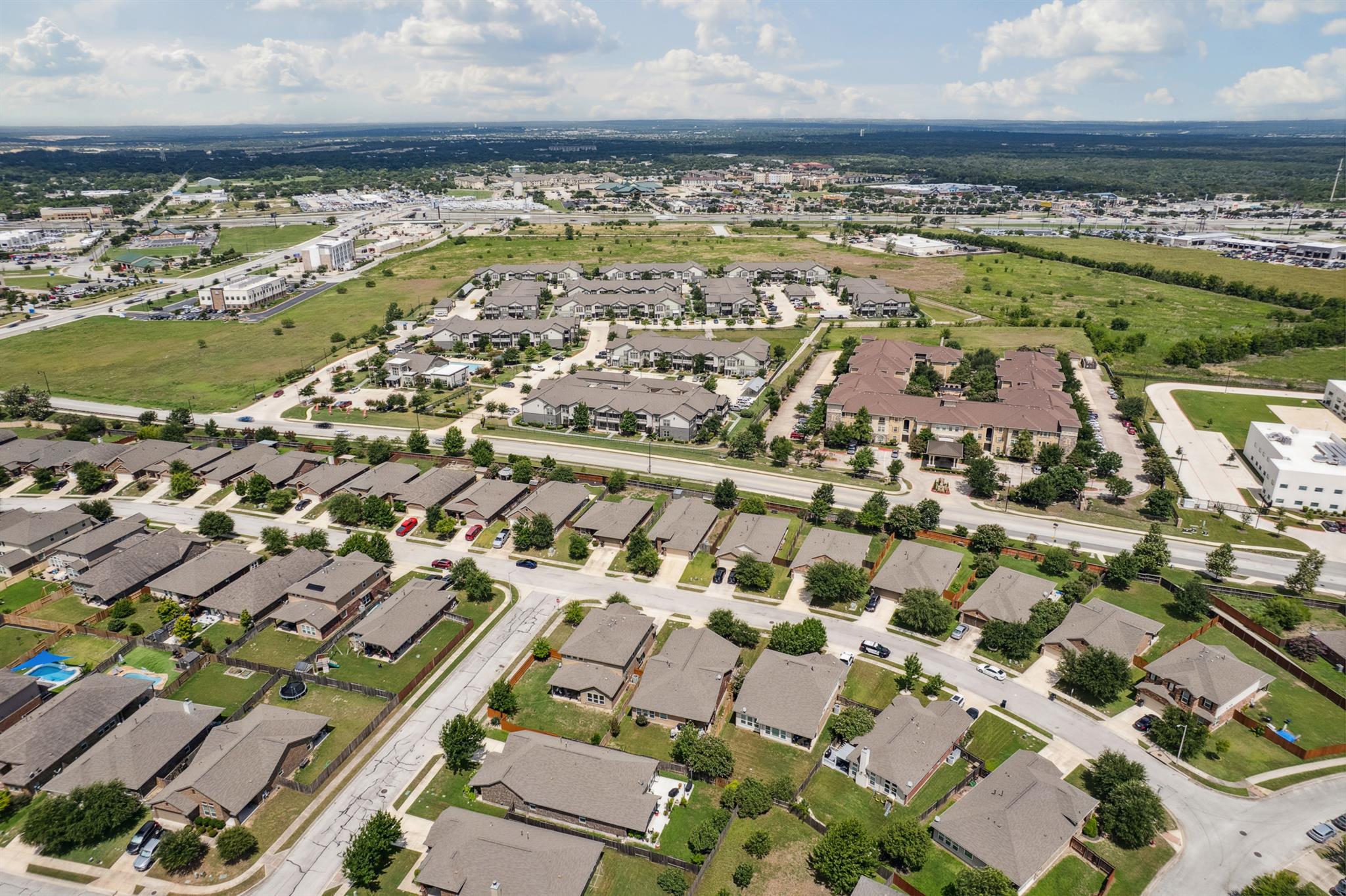 549 Pond View Pass, Buda, TX 78610