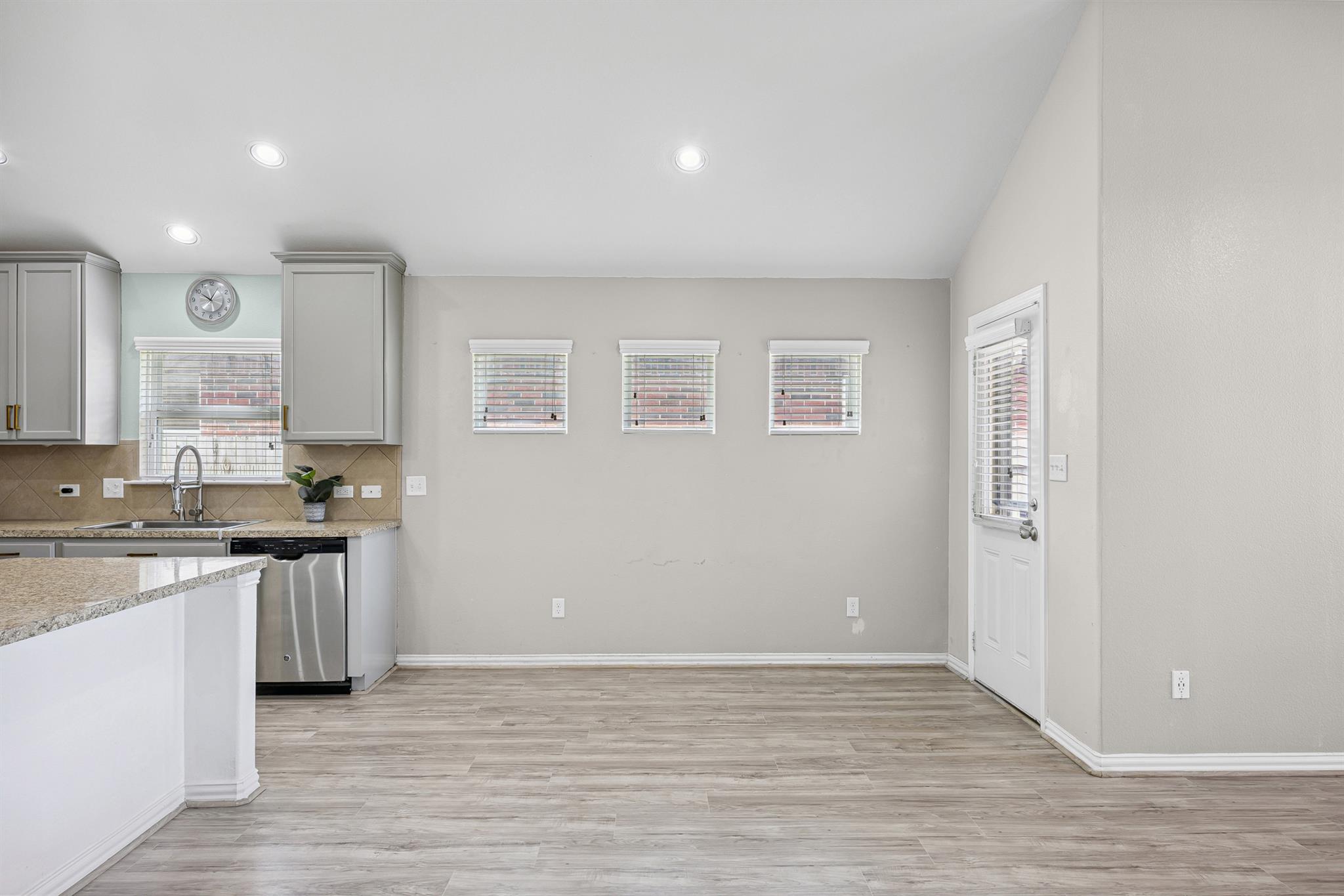549 Pond View Pass, Buda, TX 78610