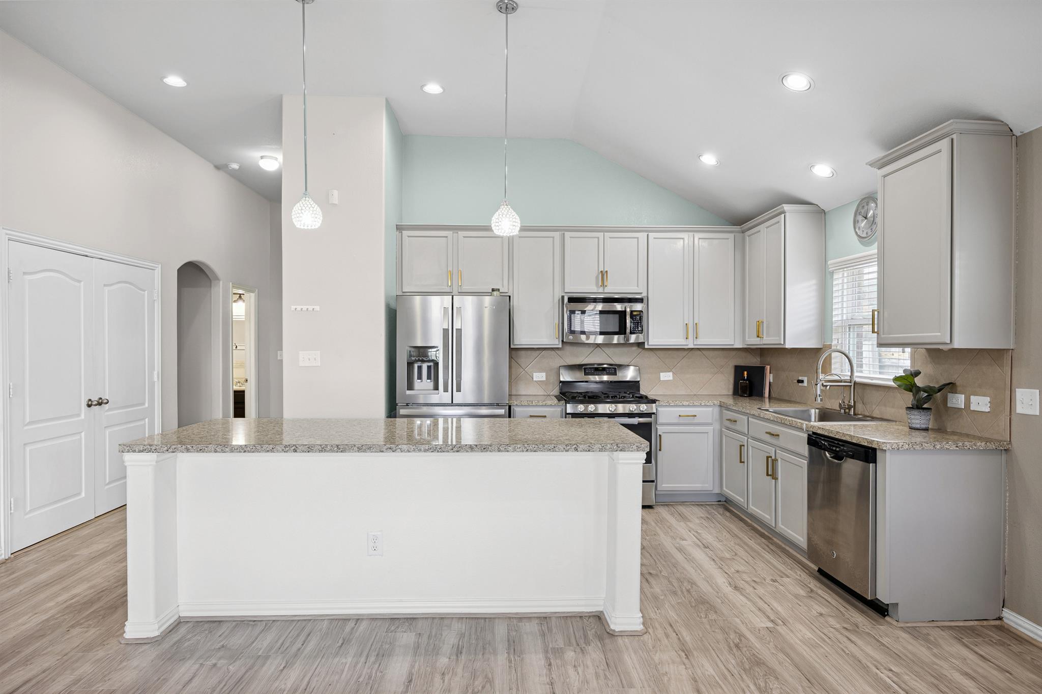 549 Pond View Pass, Buda, TX 78610