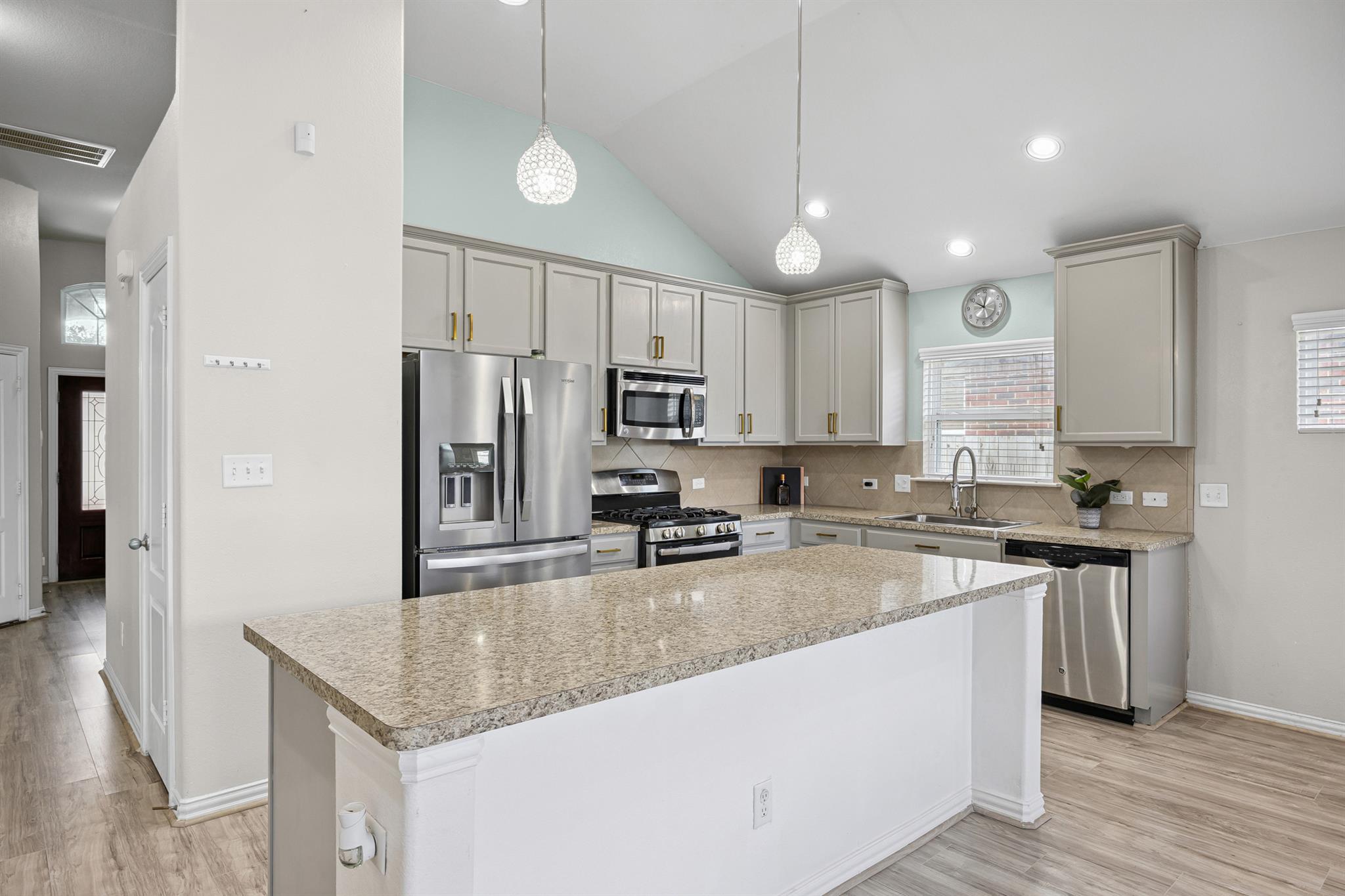 549 Pond View Pass, Buda, TX 78610