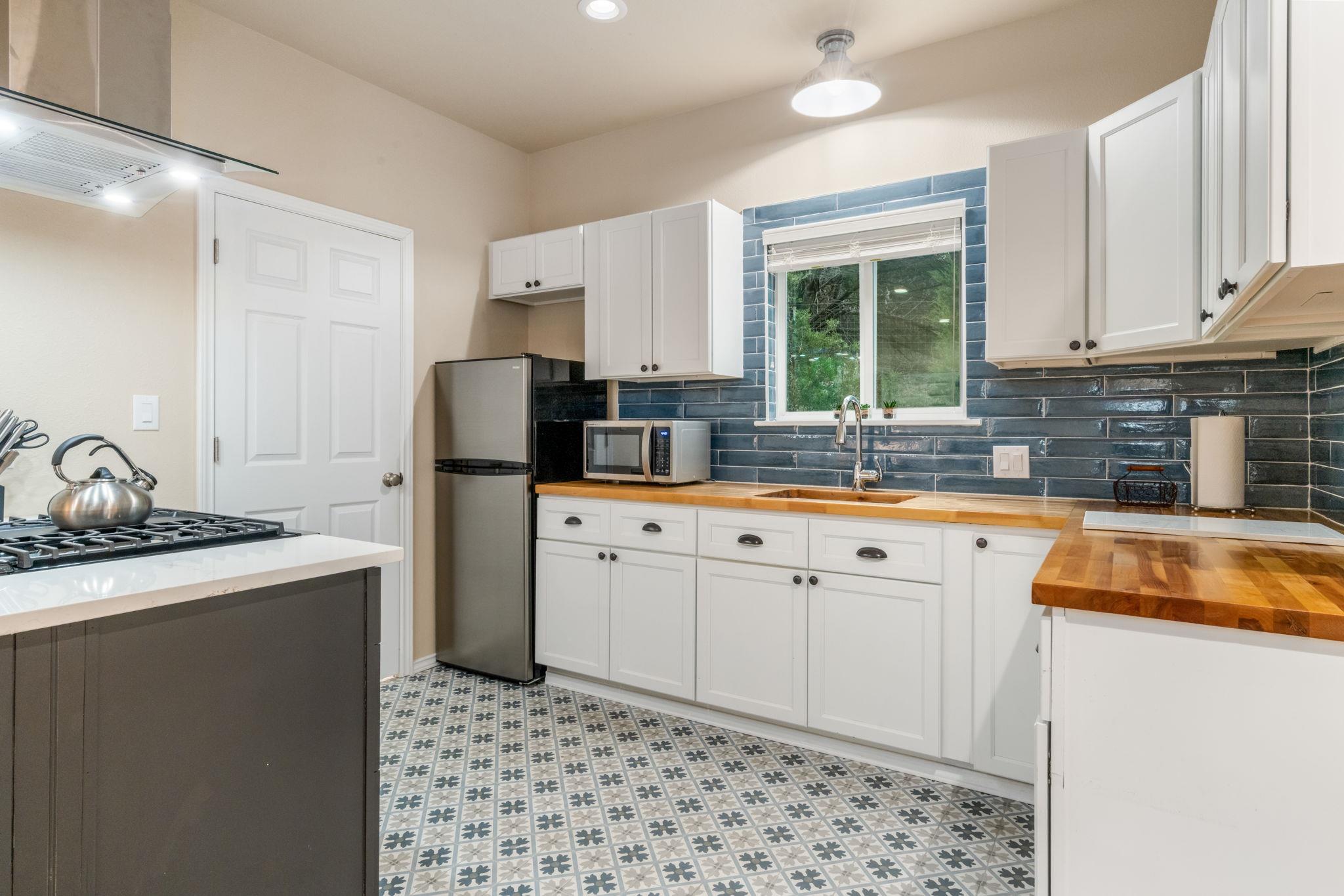 501 Box Canyon Rd, Wimberley, TX 78676