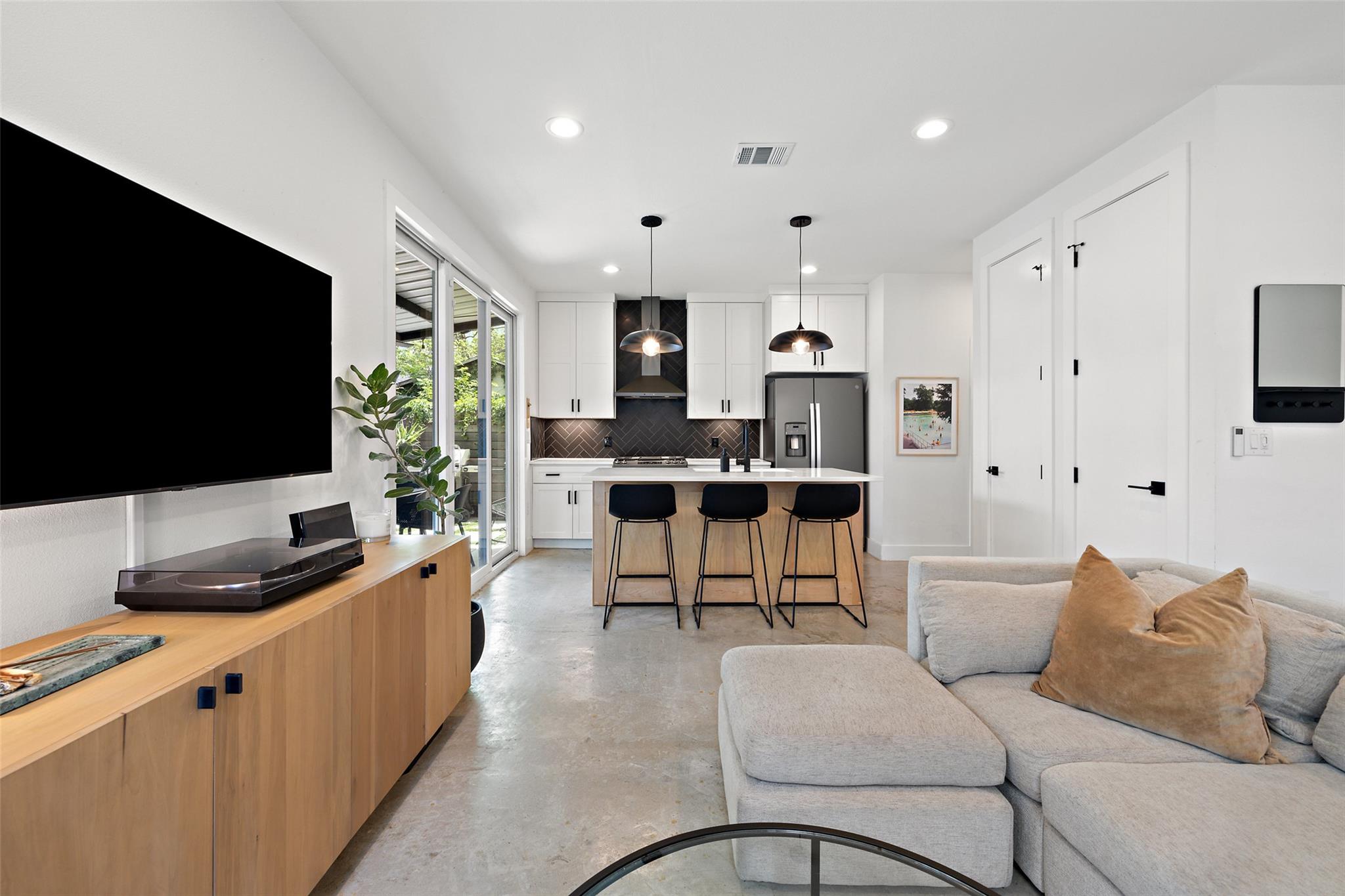 909 Mansell Ave # 2, Austin, TX 78702