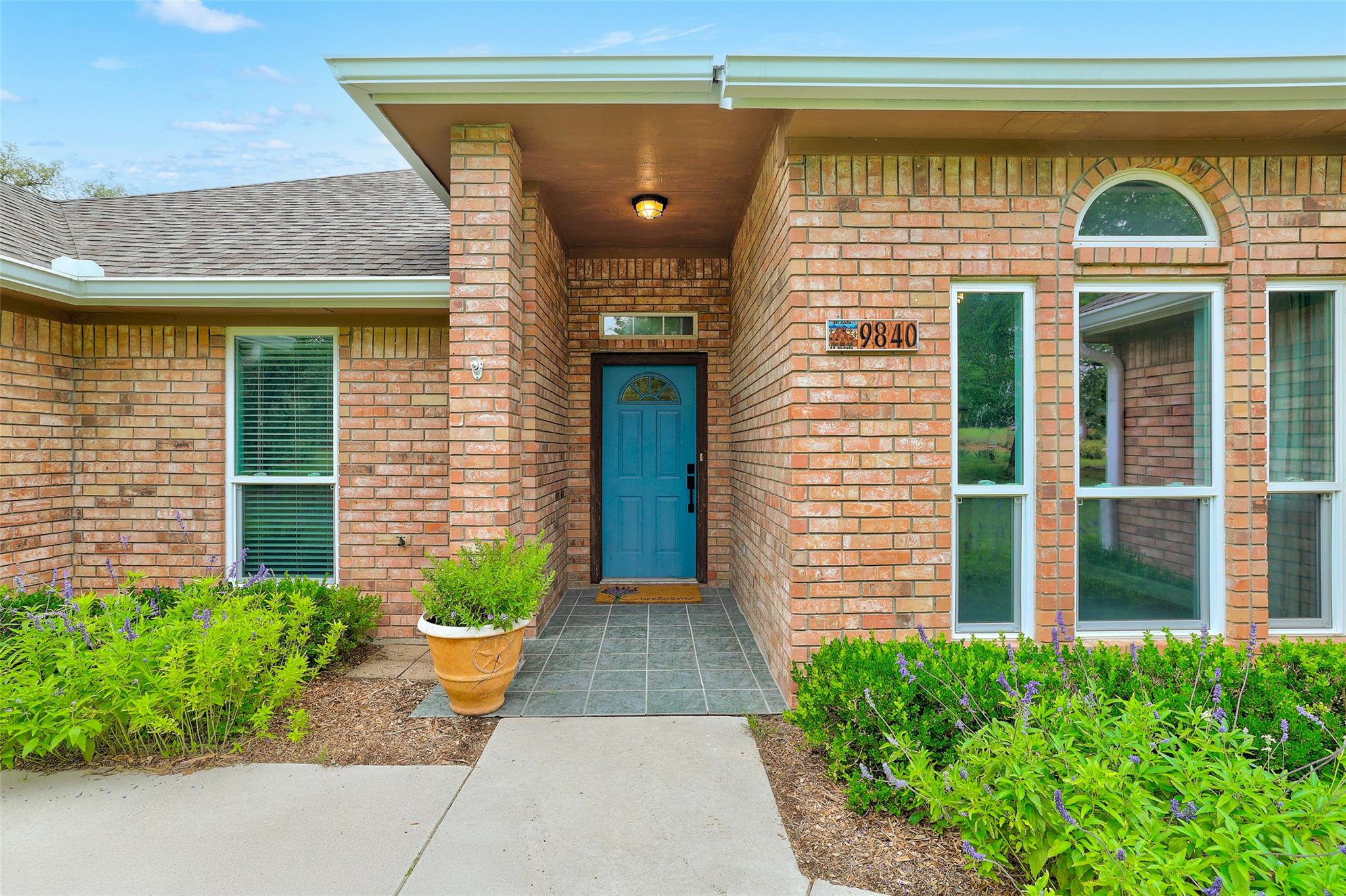 9840 N Live Oak Rd, Salado, TX 76571