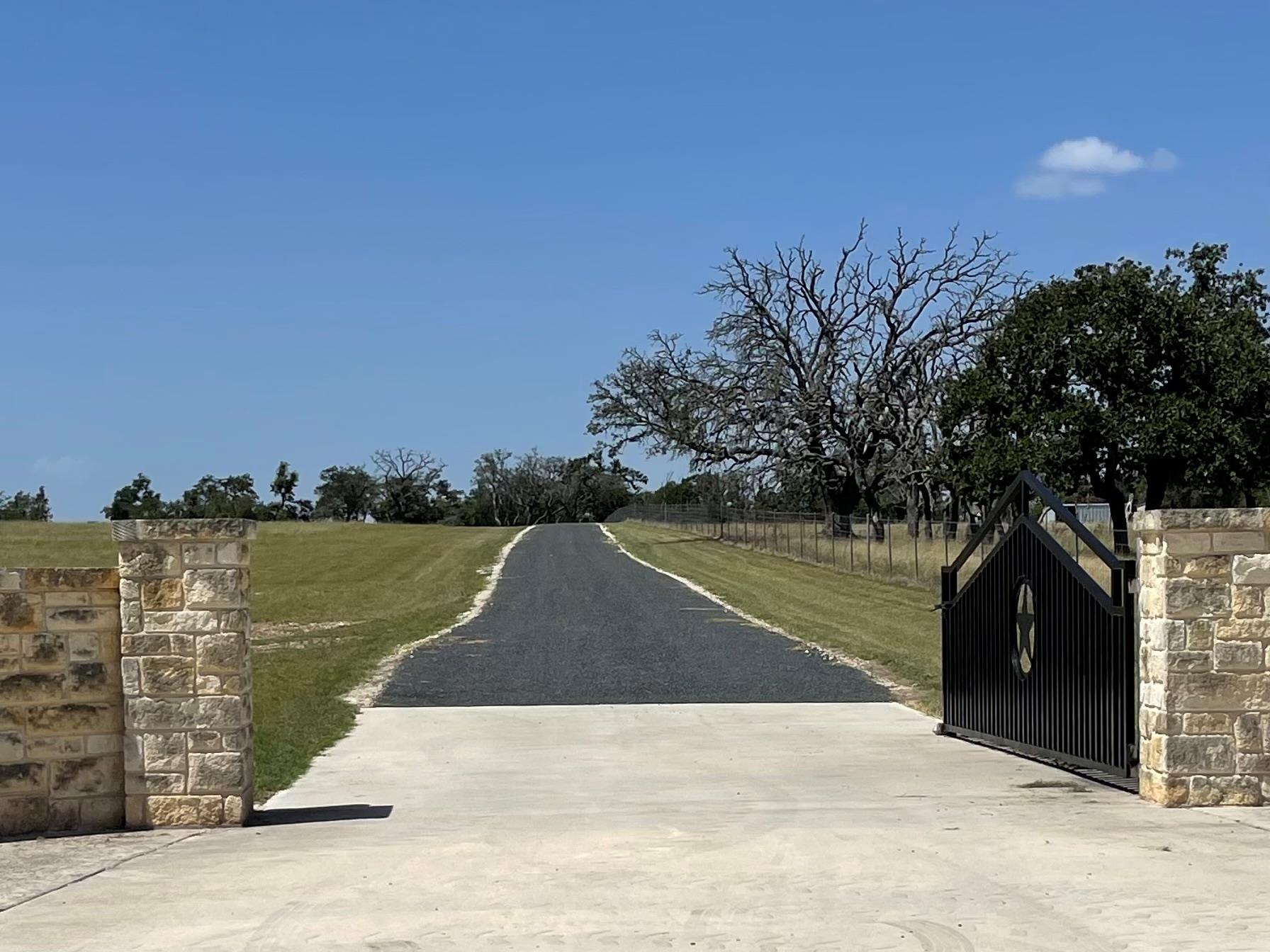 619 Cornehl Rd, Fredericksburg, TX 78624