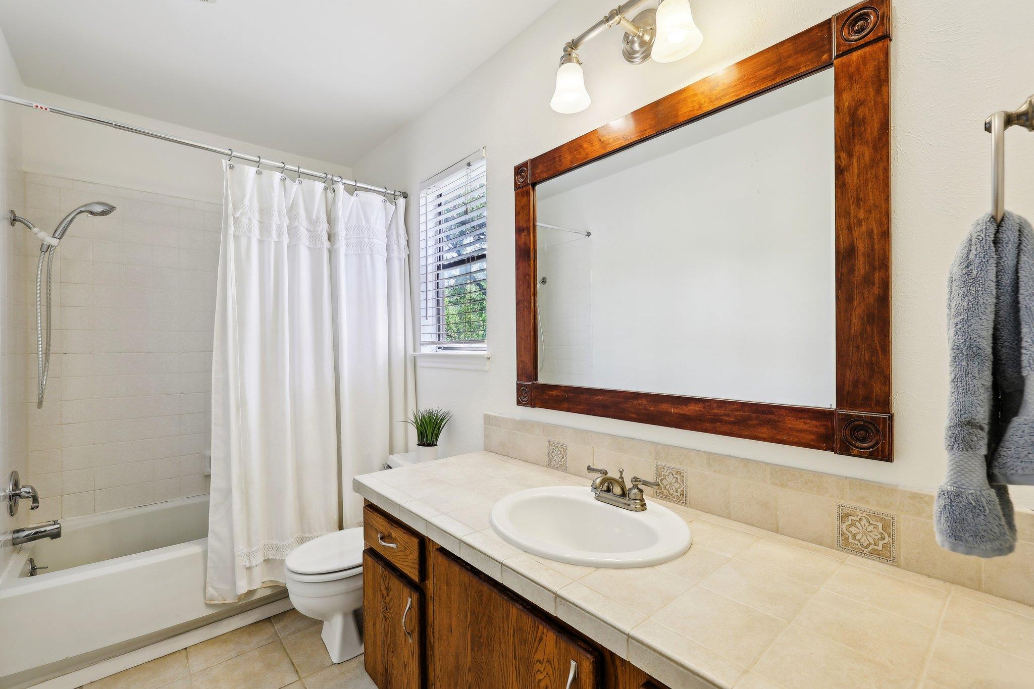 3805 Palomar Ln, Austin, TX 78727