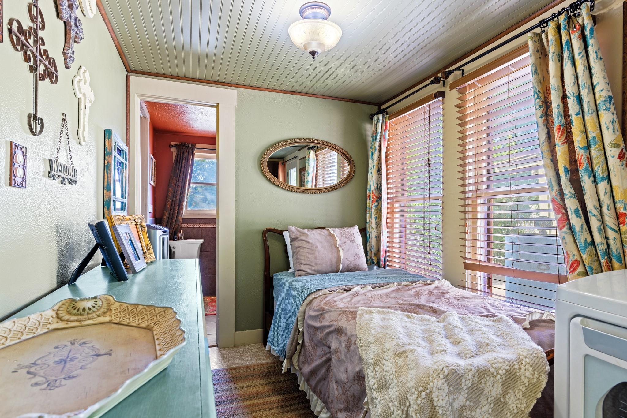 303 Austin St, Fredericksburg, TX 78624