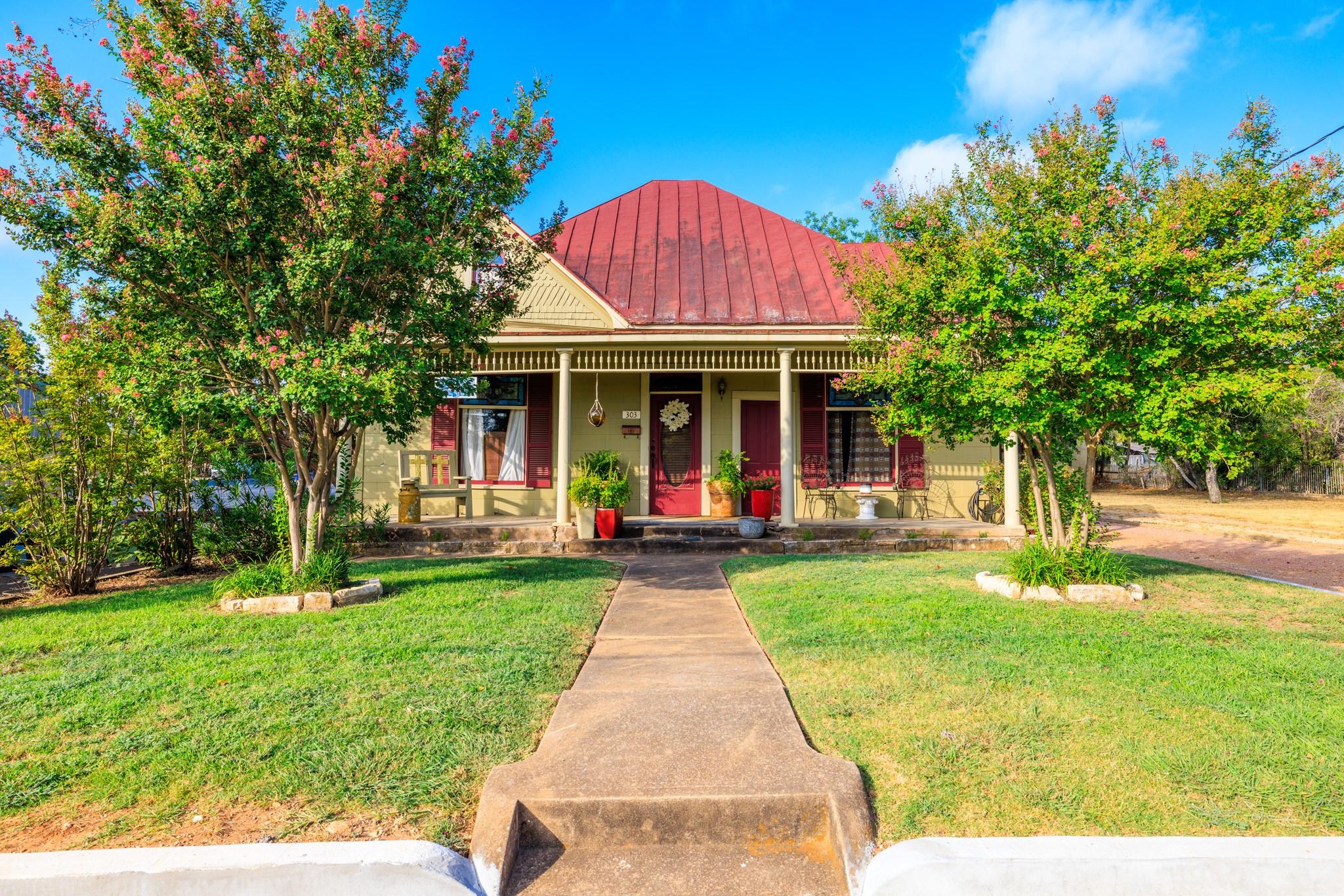 303 Austin St, Fredericksburg, TX 78624