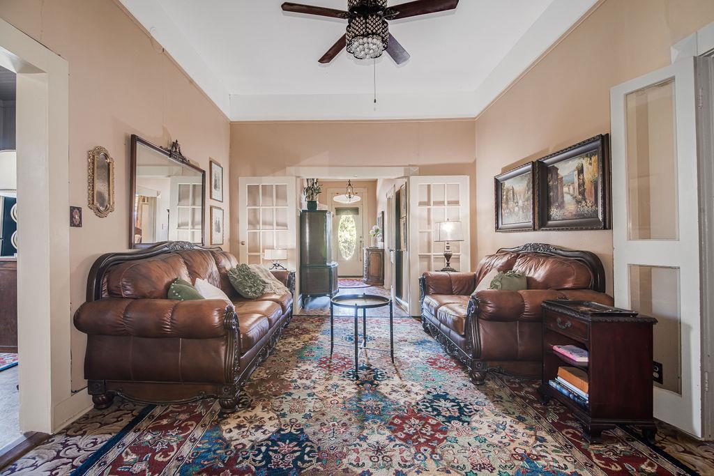 303 Austin St, Fredericksburg, TX 78624