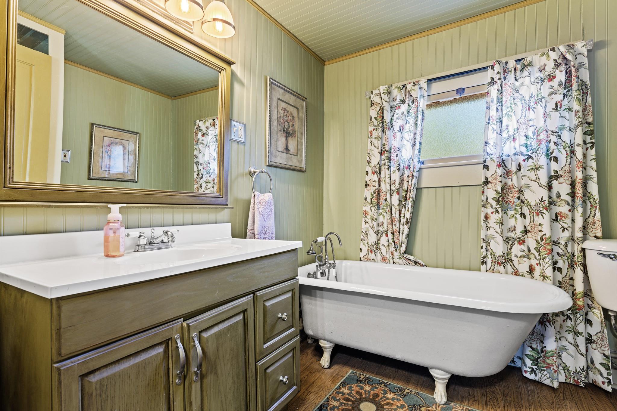 303 Austin St, Fredericksburg, TX 78624
